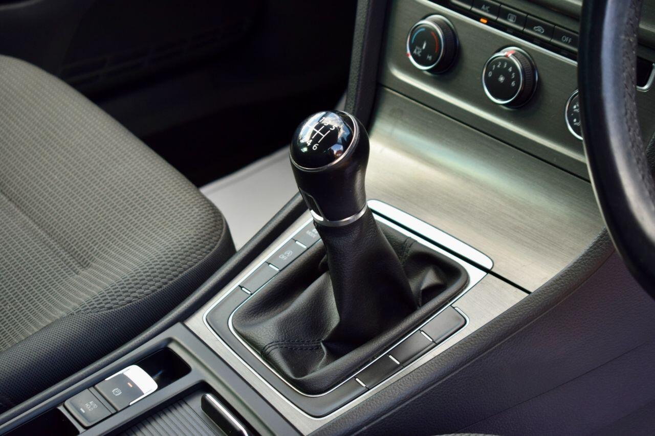 Volkswagen Golf view 30
