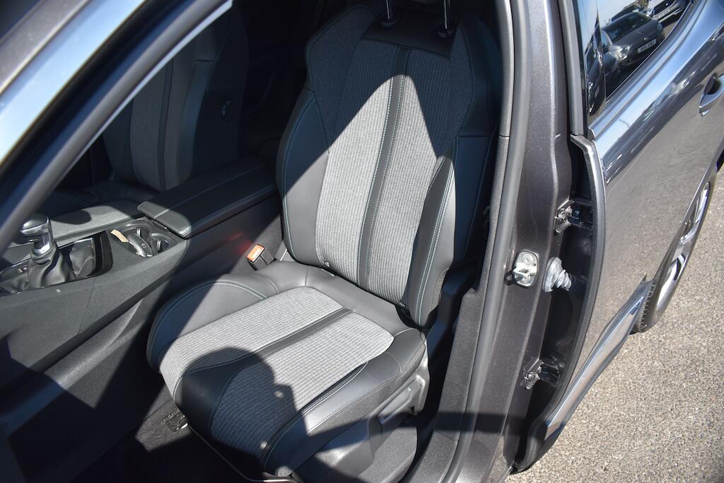 Peugeot 3008 view 40