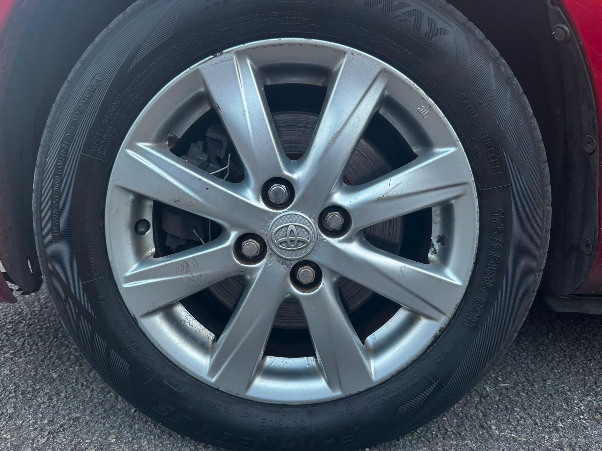 Toyota Yaris view 32