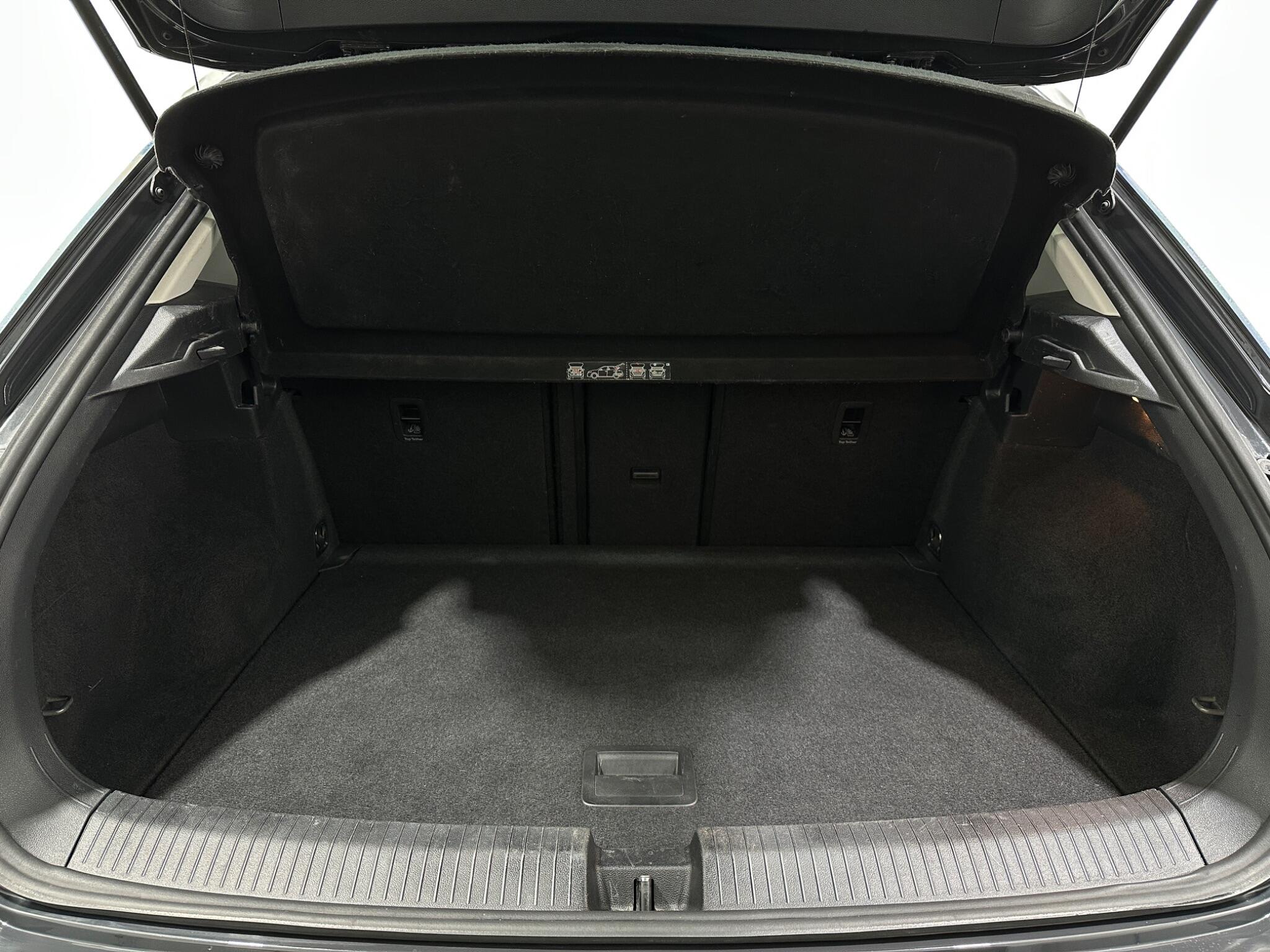 Volkswagen T-Roc view 46