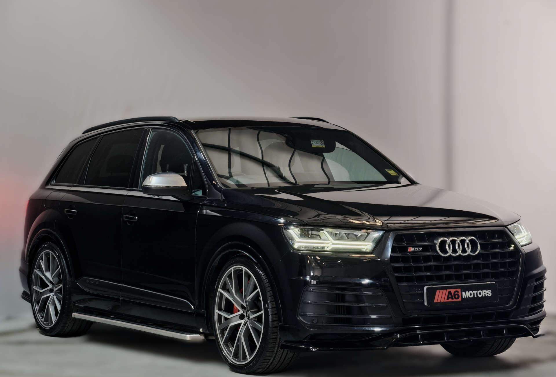 Audi SQ7 view 9
