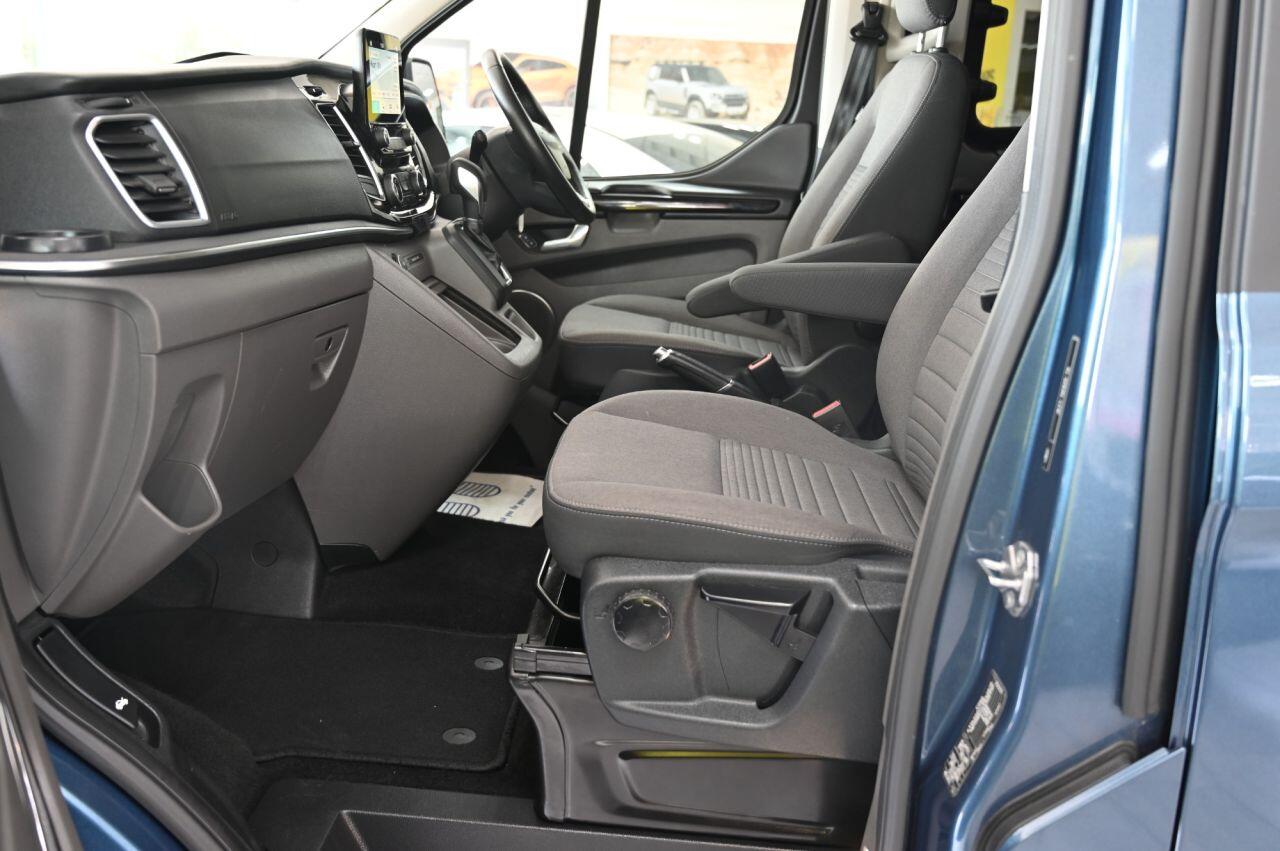 Ford Tourneo Custom view 14