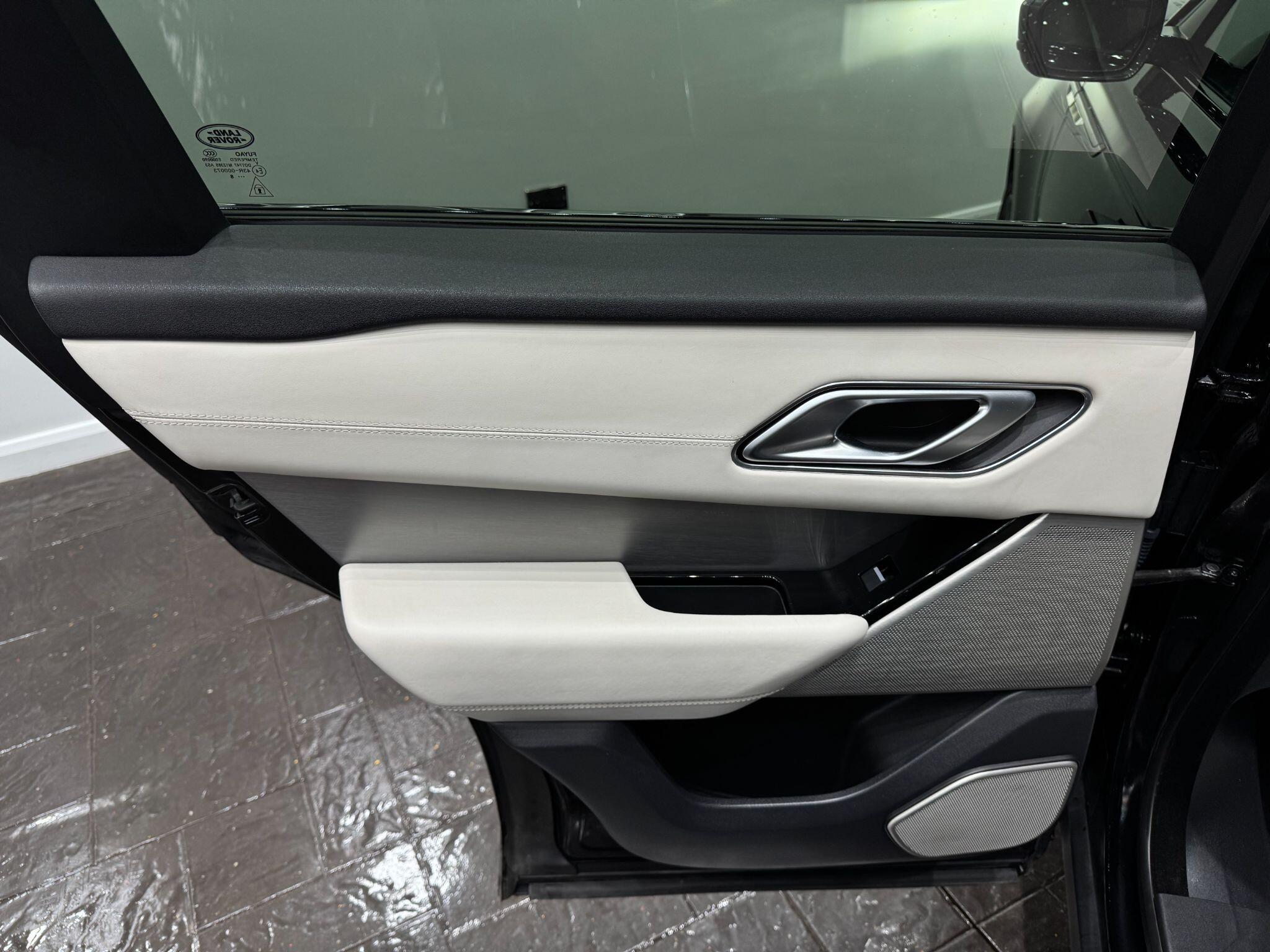 Land Rover Range Rover Velar view 48