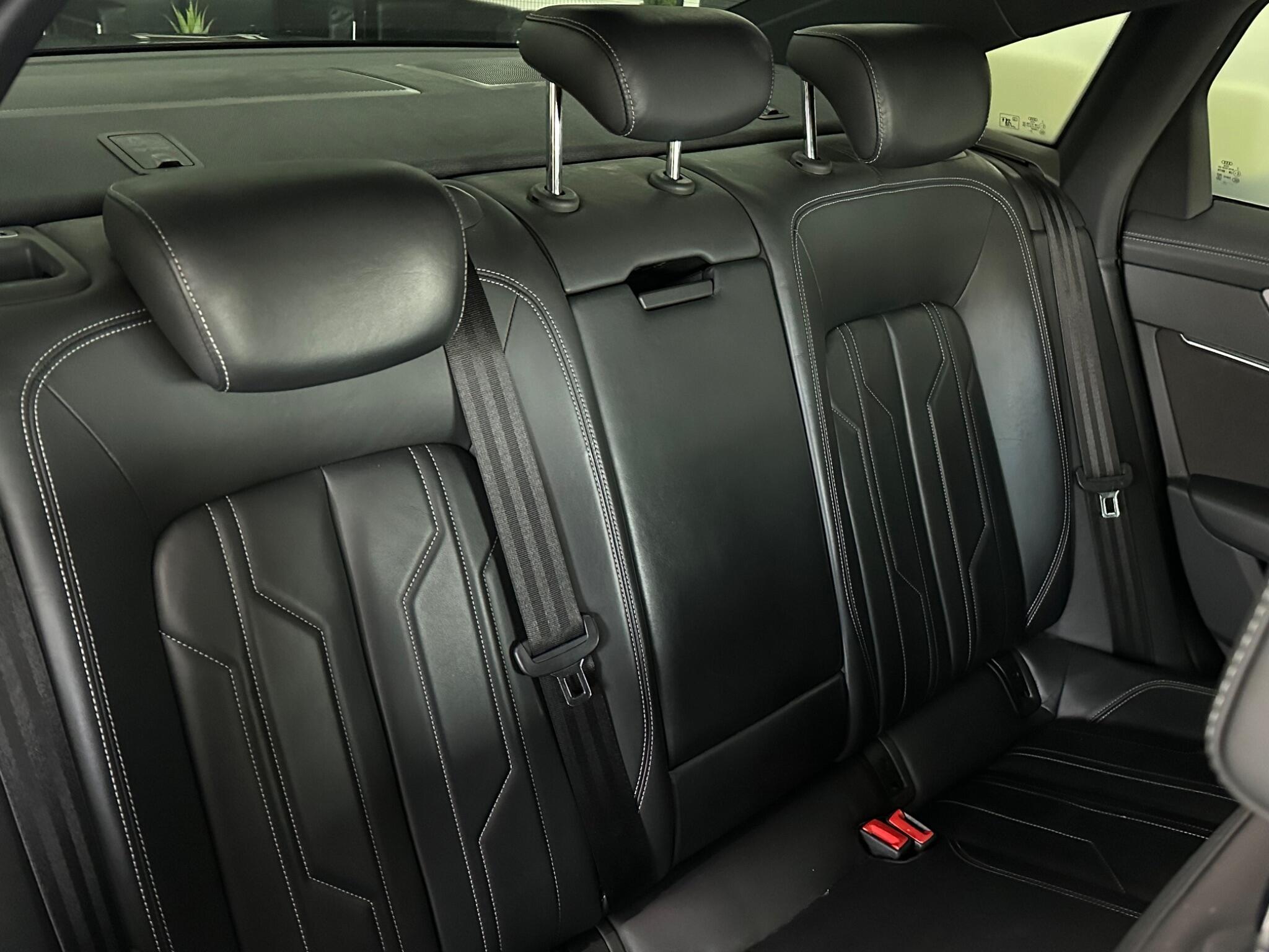 Audi A6 Saloon view 32