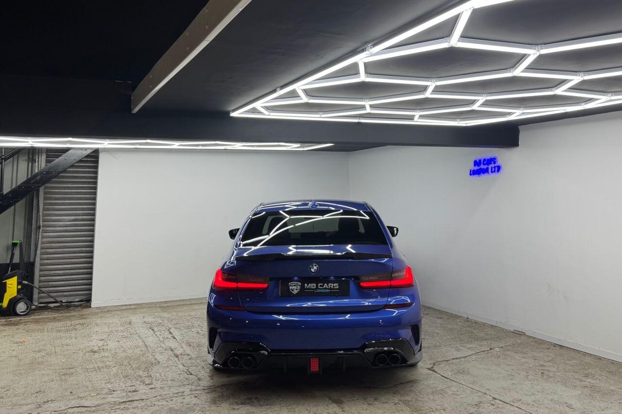 BMW 3 Series view 26