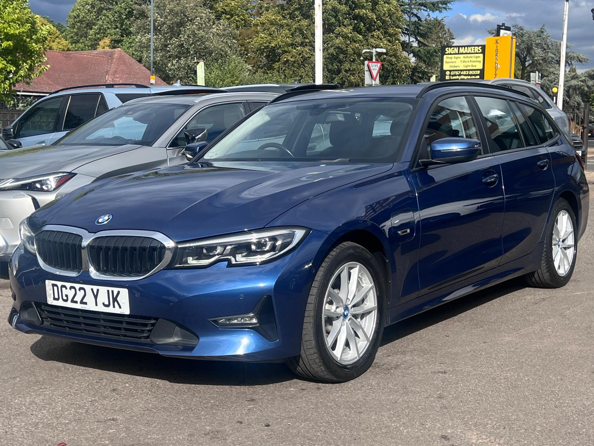 BMW 3 Series view 6