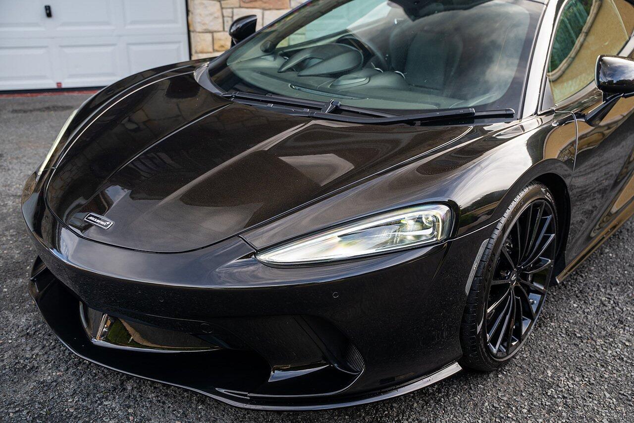 McLaren GT view 44