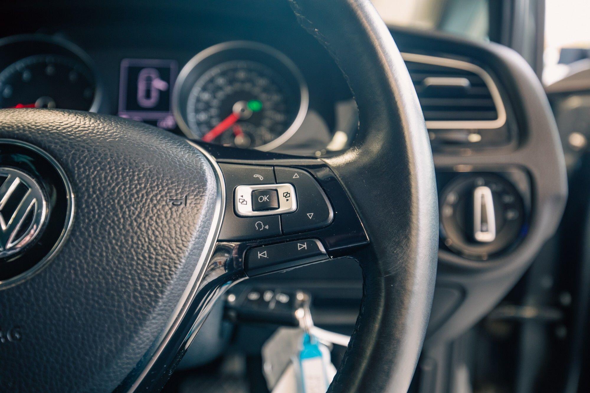 Volkswagen Golf view 11