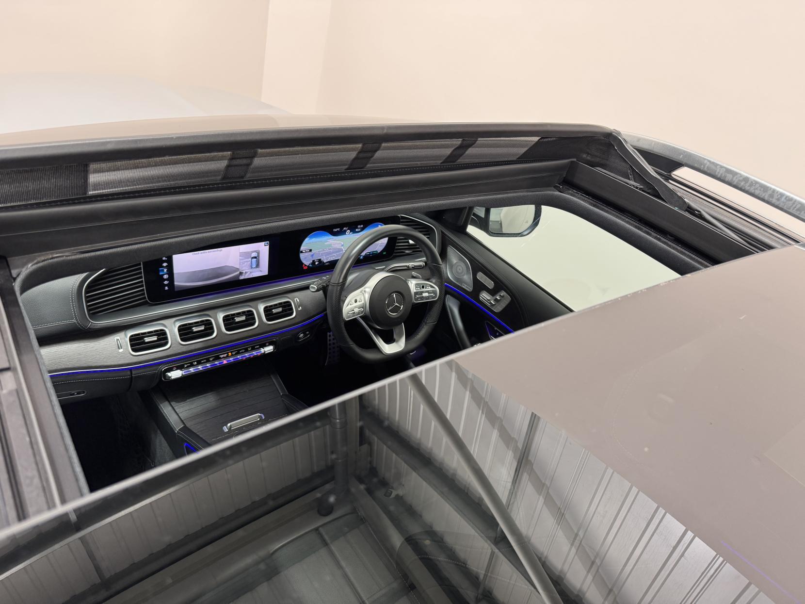 Mercedes-Benz Gle view 13