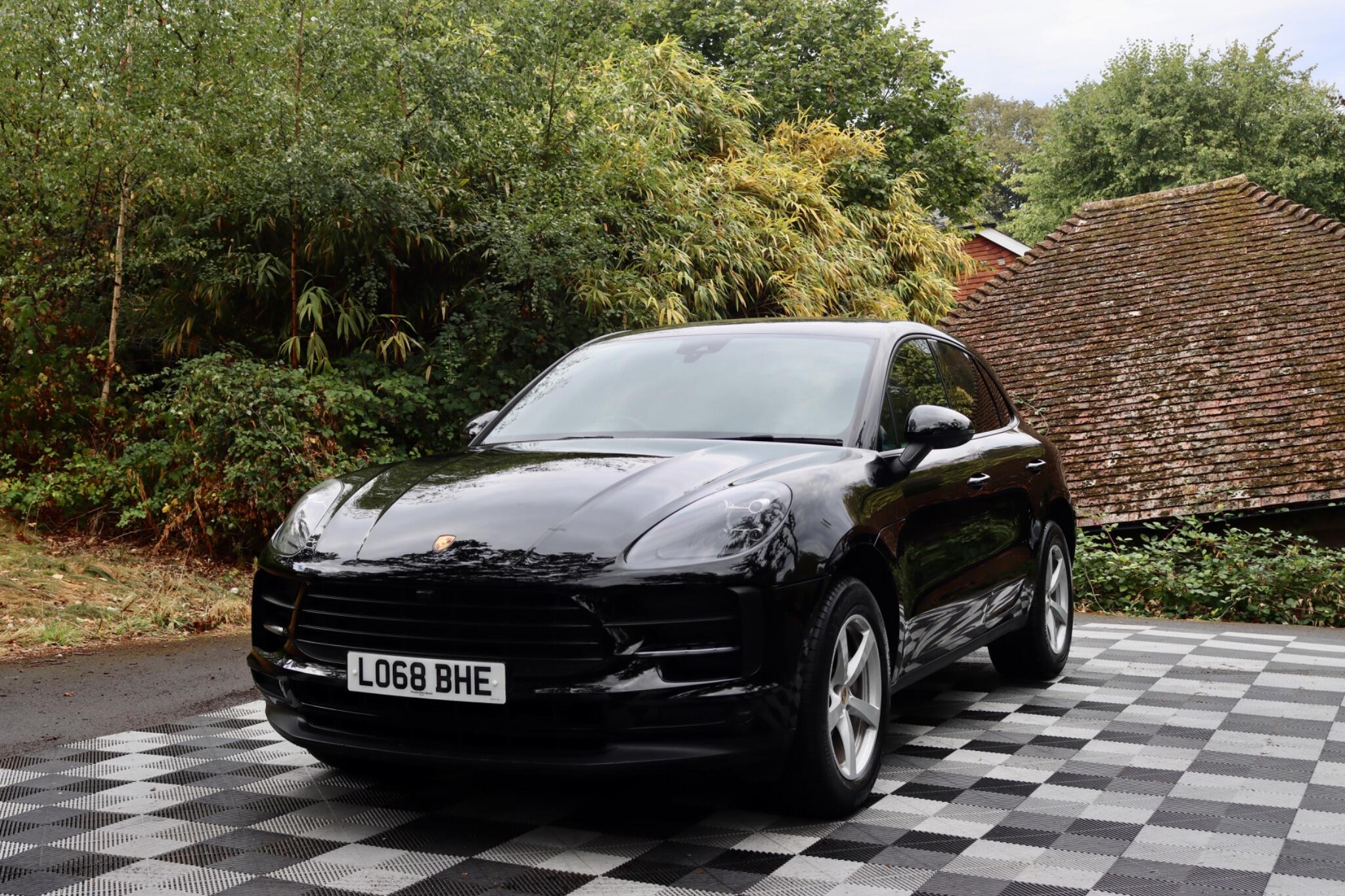 Porsche Macan view 73