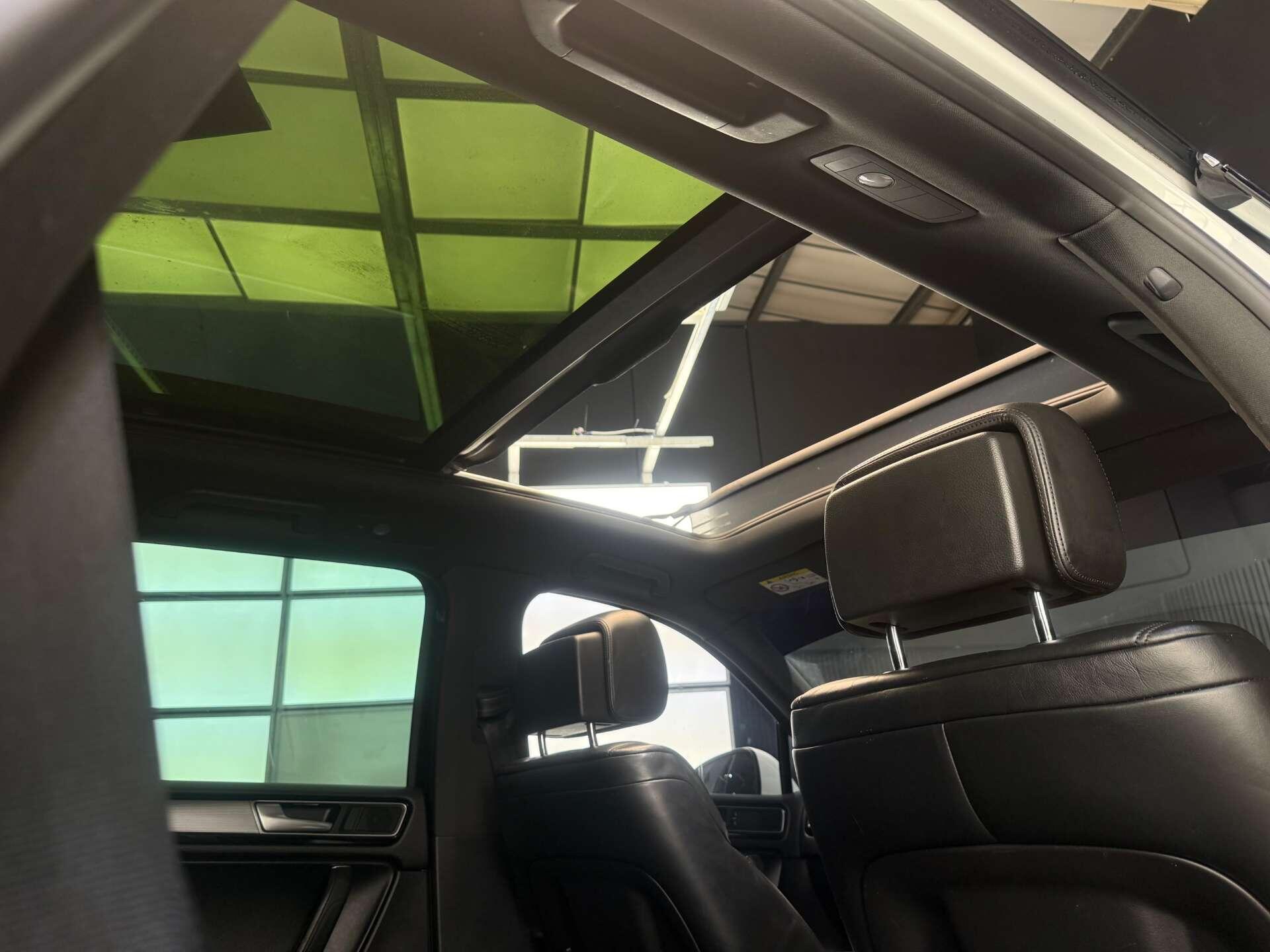 Volkswagen Touareg view 26