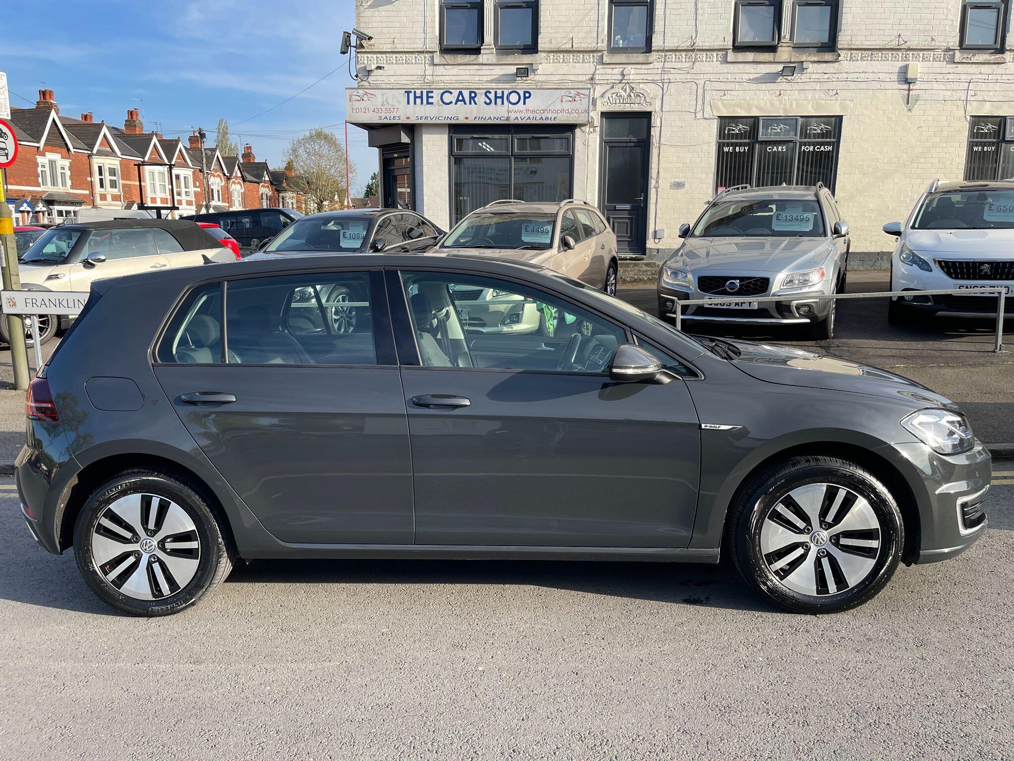 Volkswagen E-Golf view 13