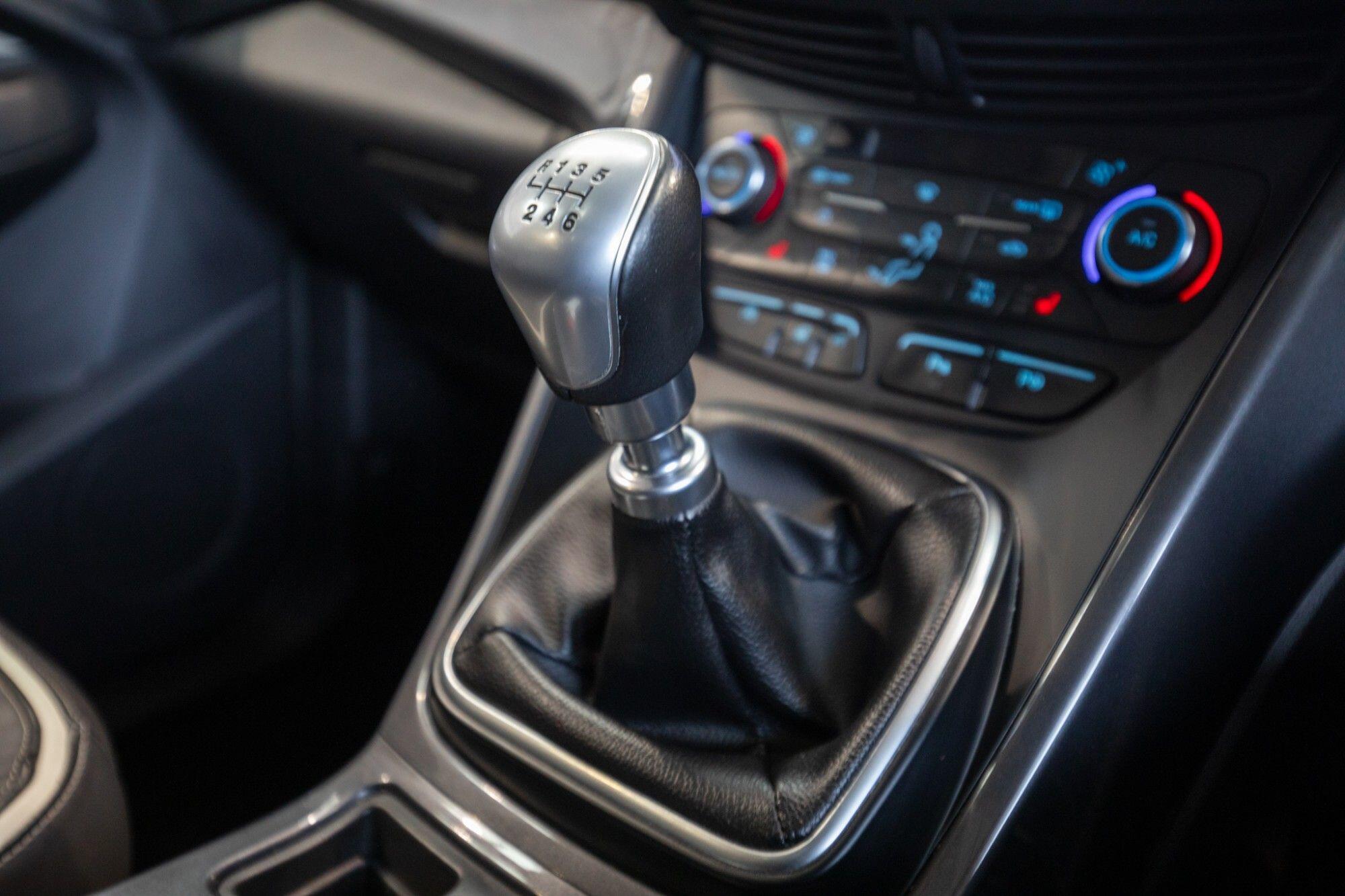 Ford Kuga view 25