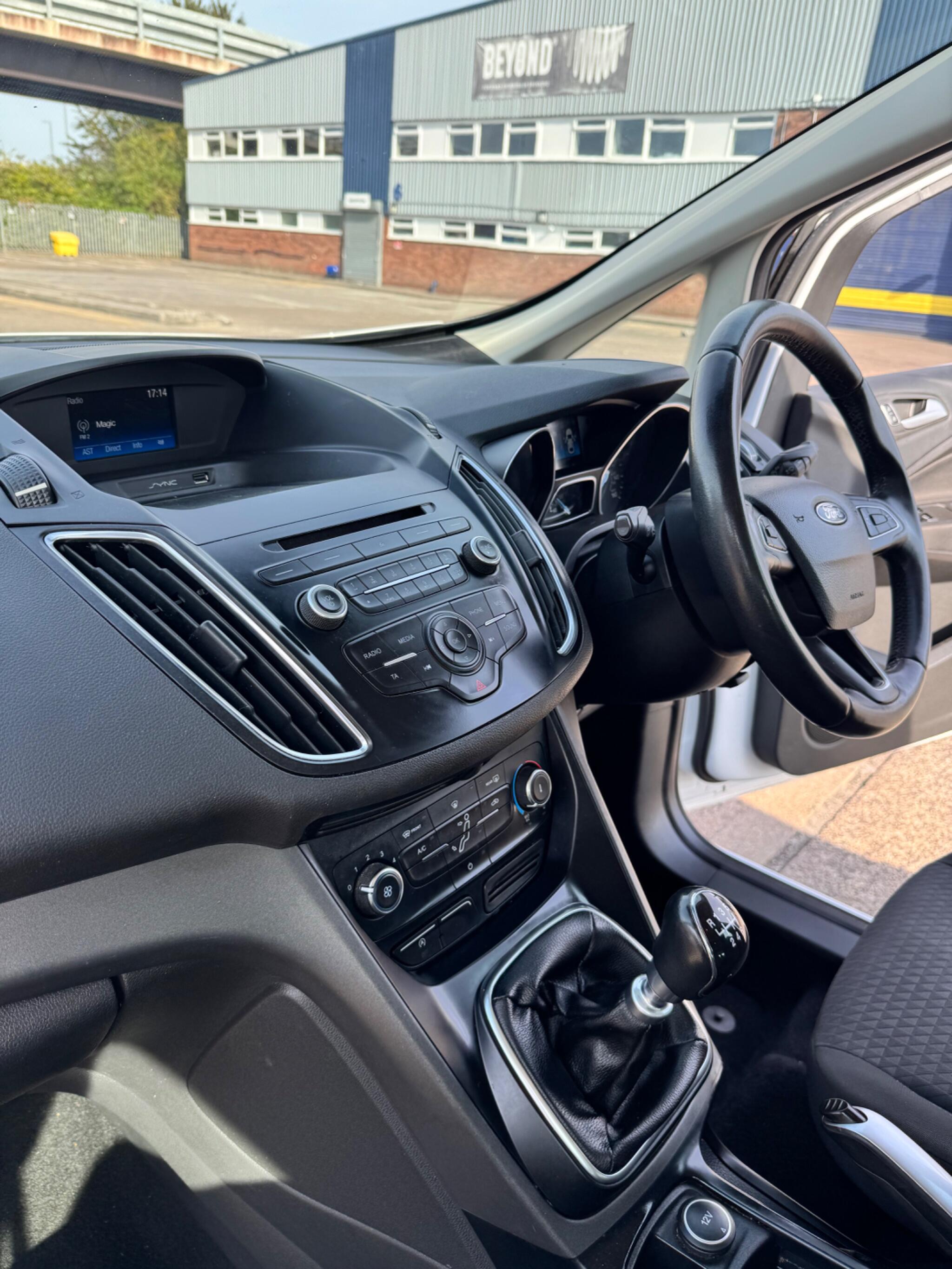 Ford C-Max view 20