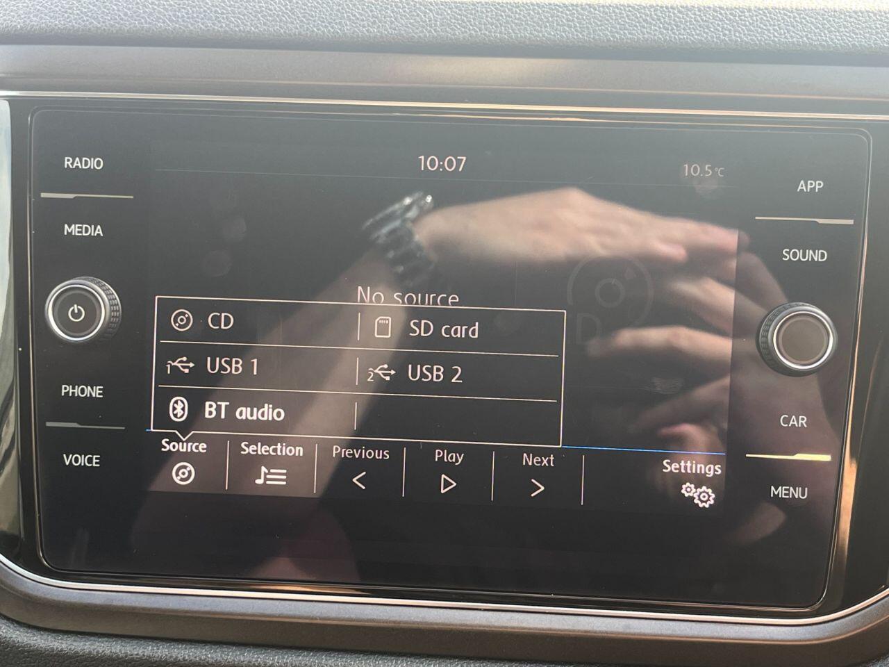 Volkswagen T-Roc view 21