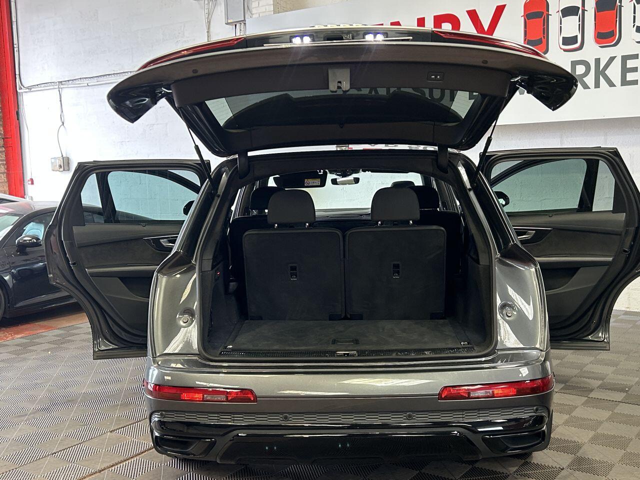 Audi Q7 view 15