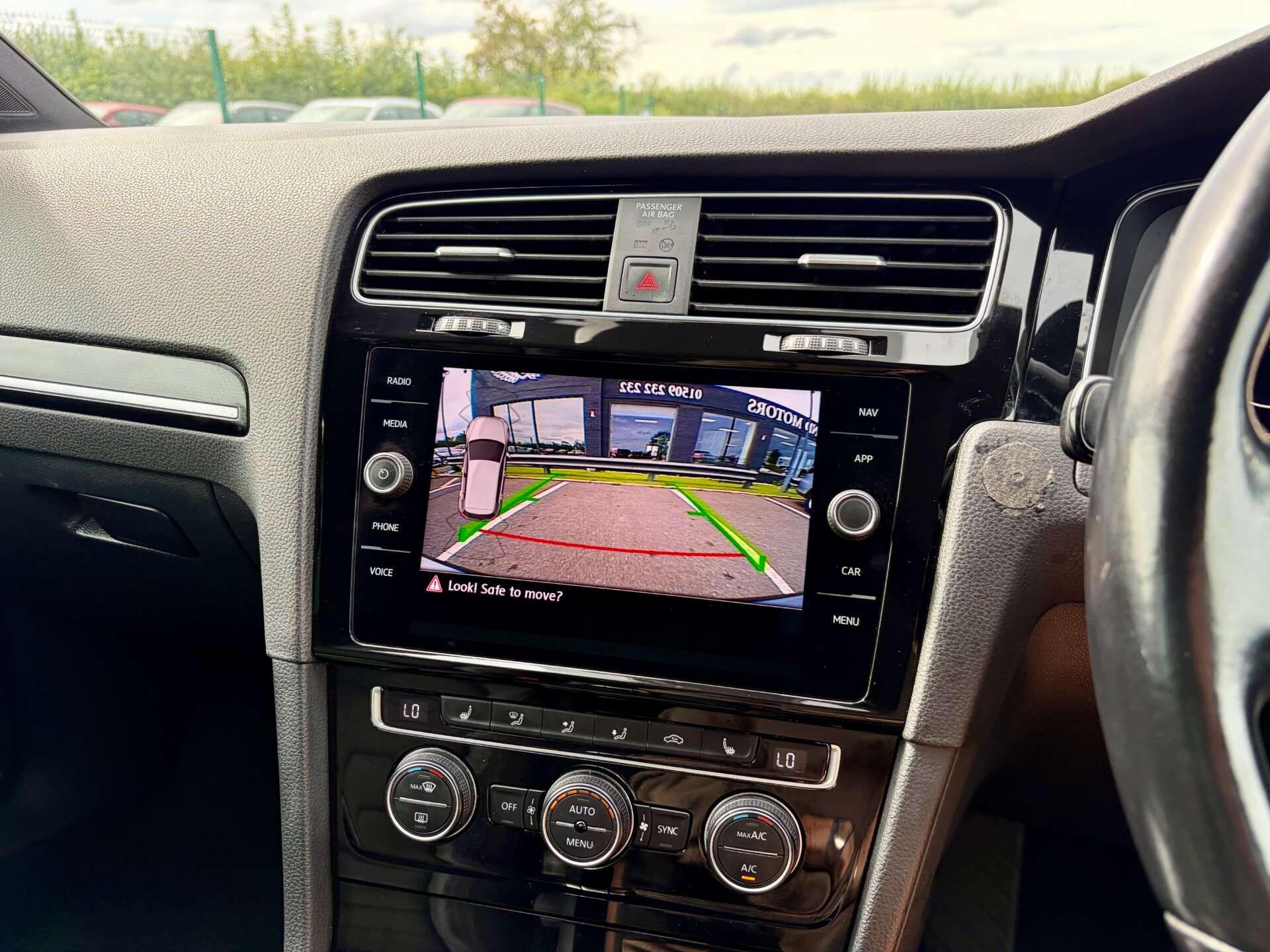 Volkswagen Golf view 47