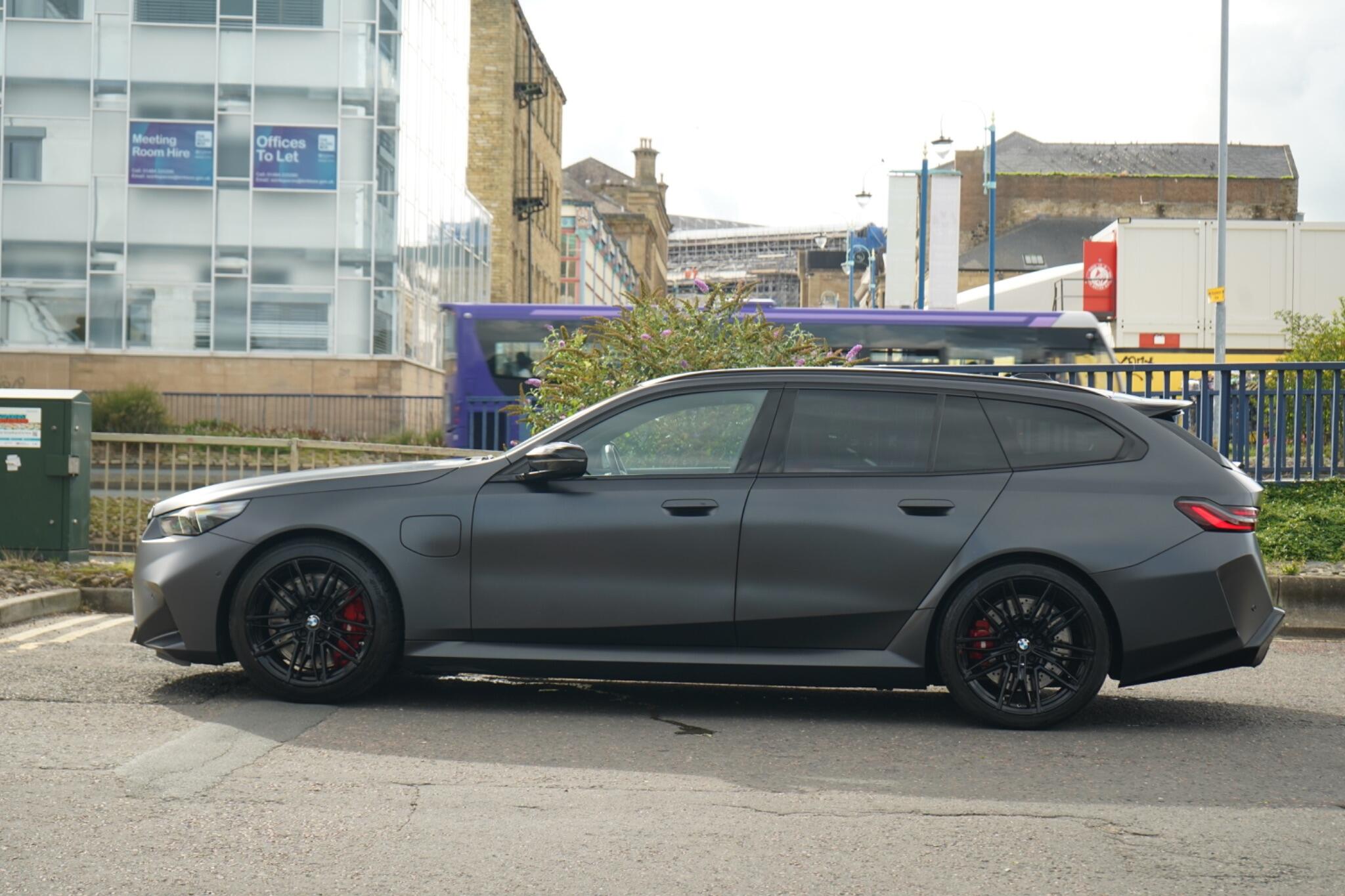 BMW M5 view 10