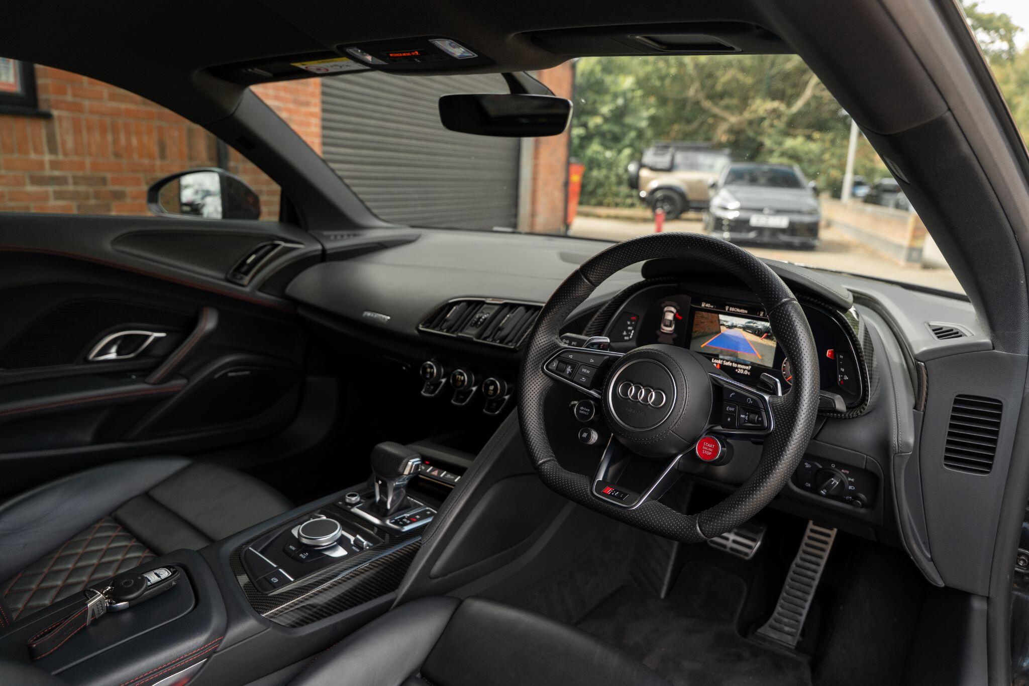 Audi R8 view 41