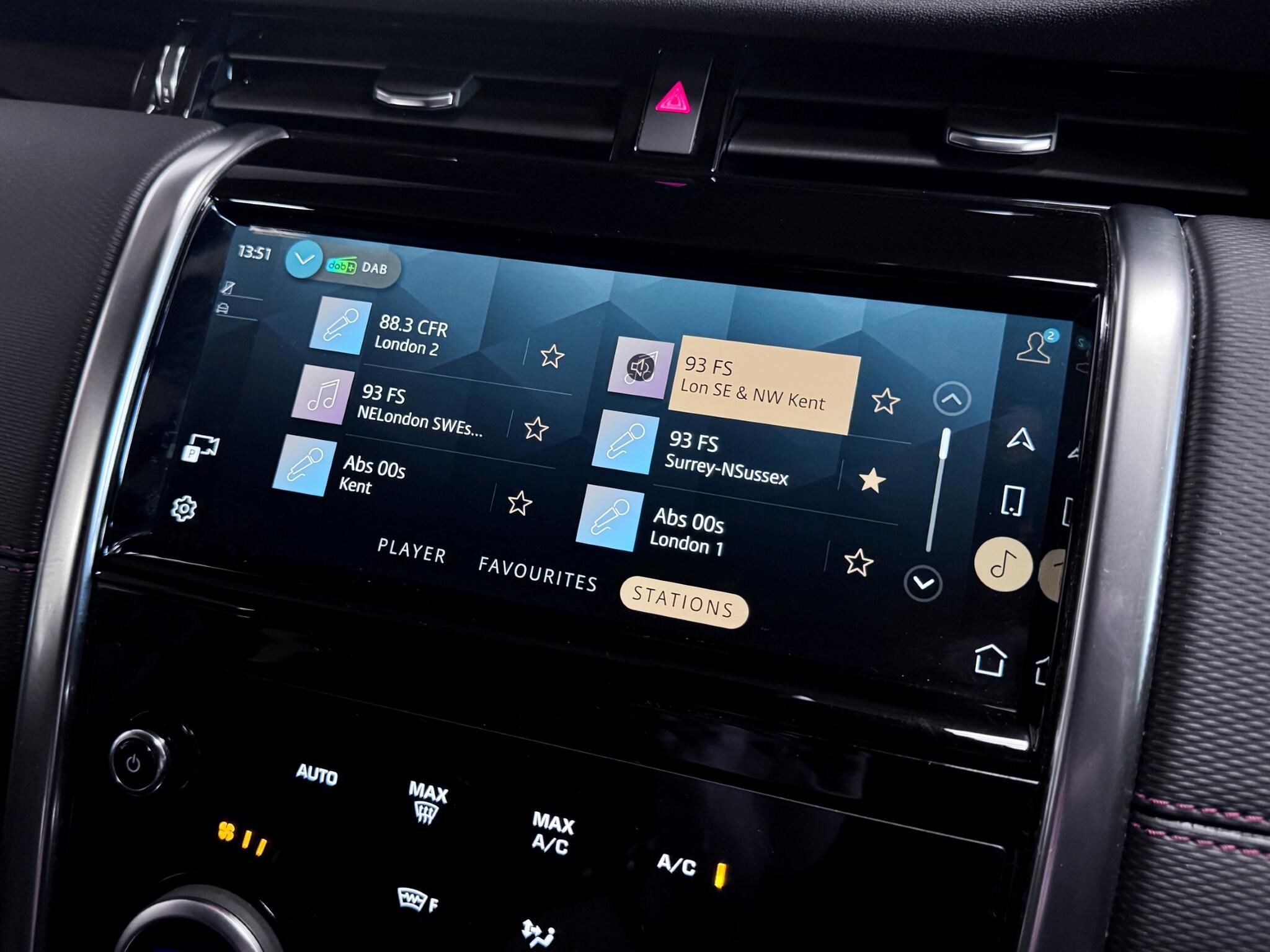 Land Rover Discovery Sport view 40