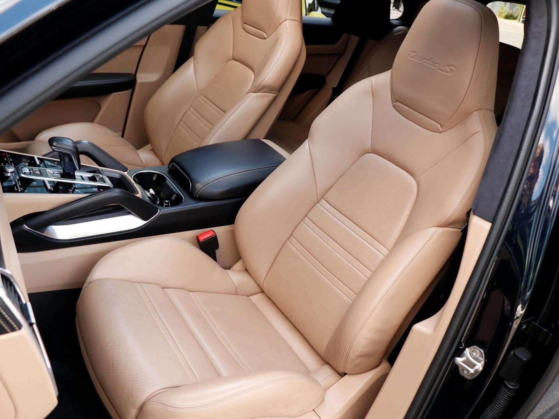Porsche Cayenne view 26