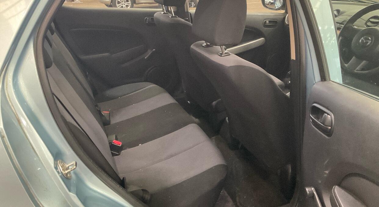 Mazda Mazda2 view 13