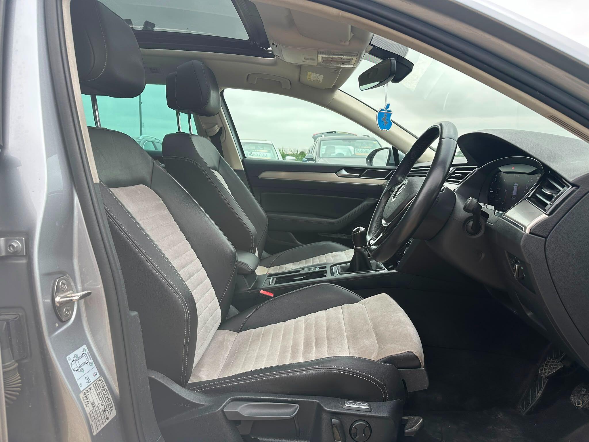 Volkswagen Passat view 7