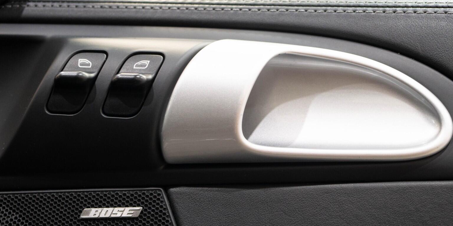 Porsche 911 view 26