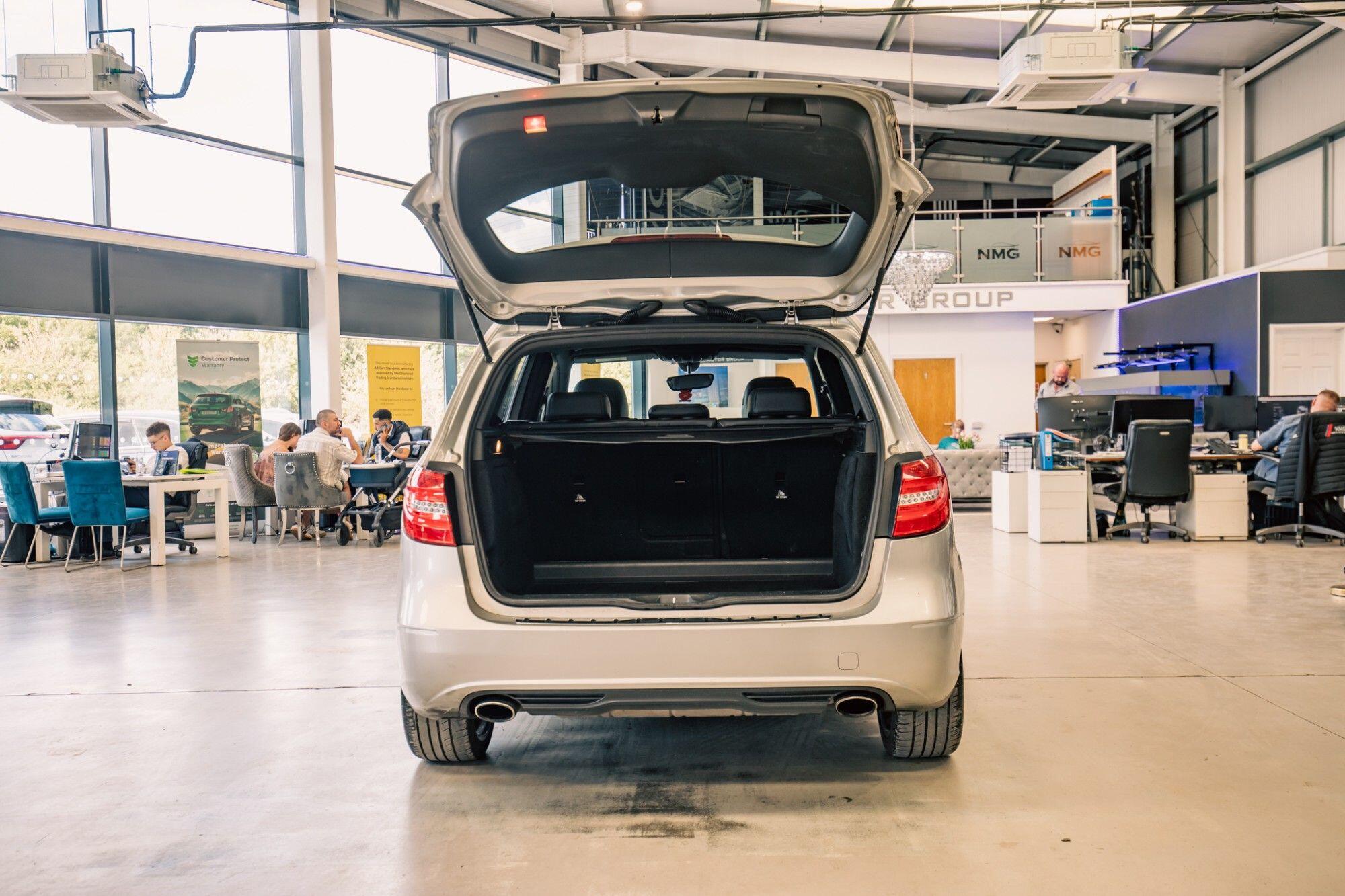 Mercedes-Benz B-Class view 30