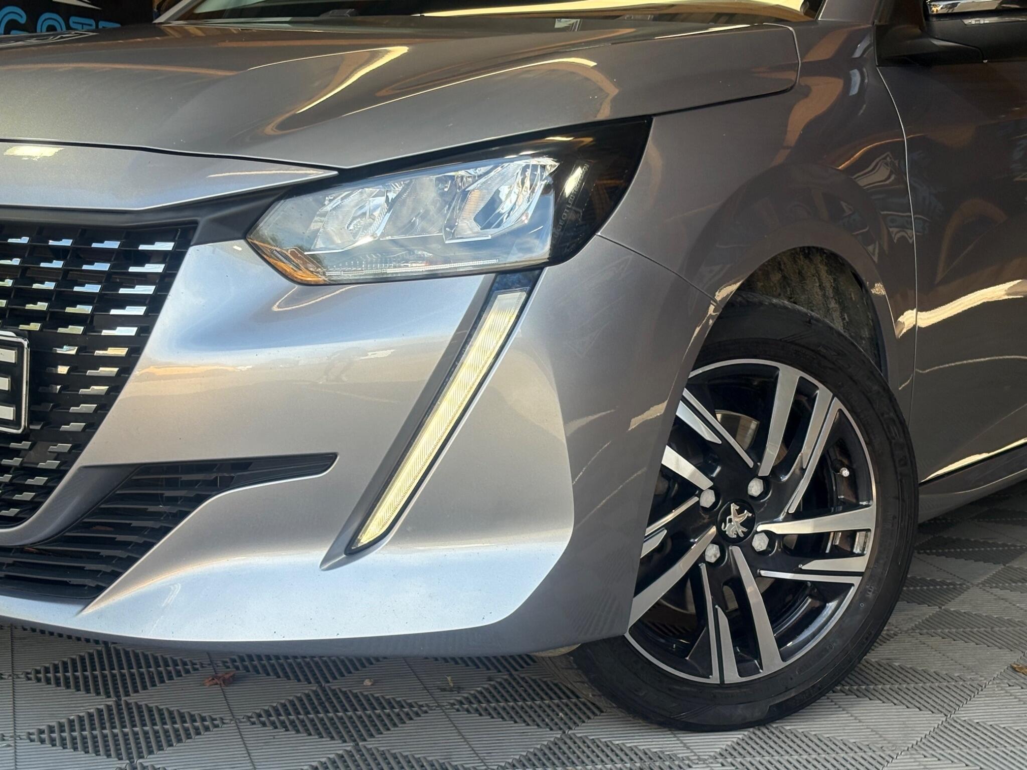 Peugeot 208 view 28