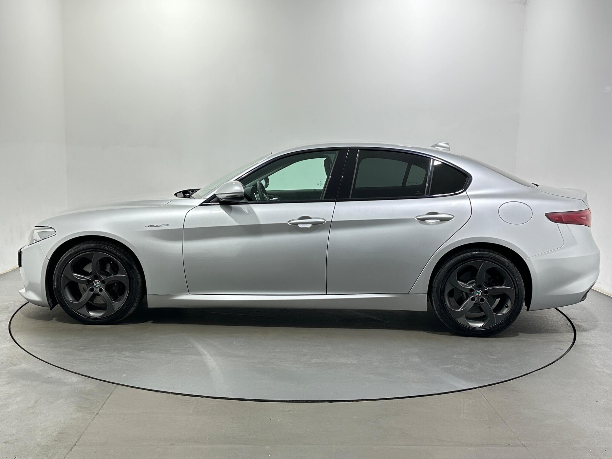 Alfa Romeo Giulia view 5