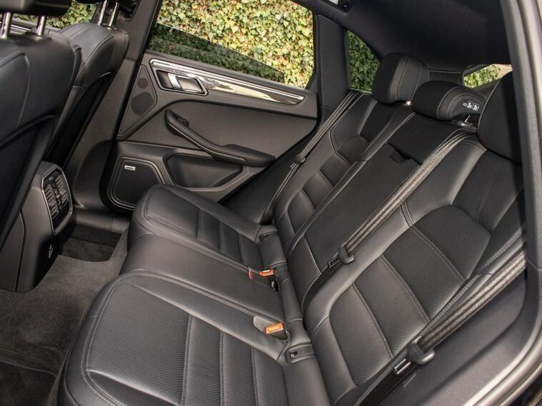 Porsche Macan view 37