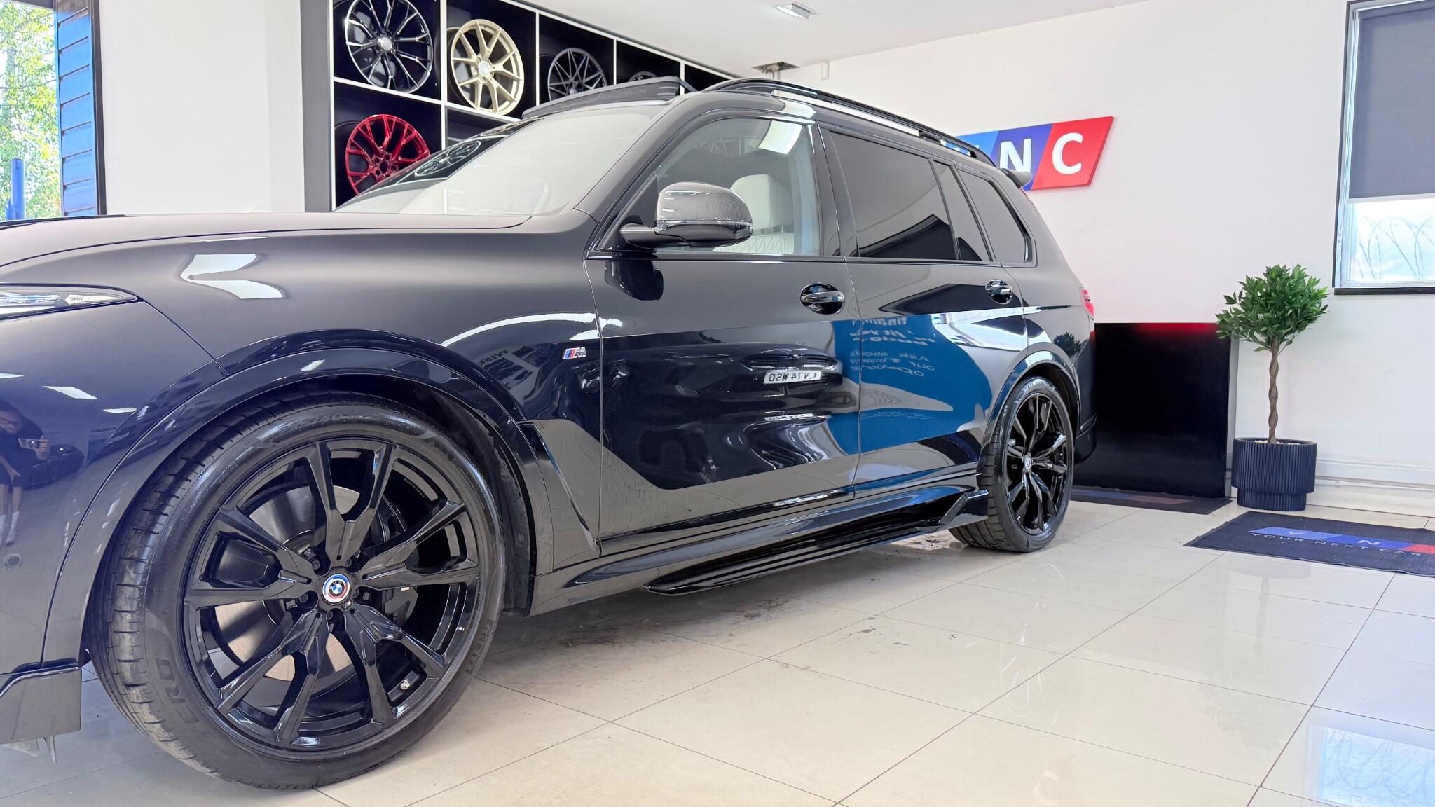 BMW X7 view 20