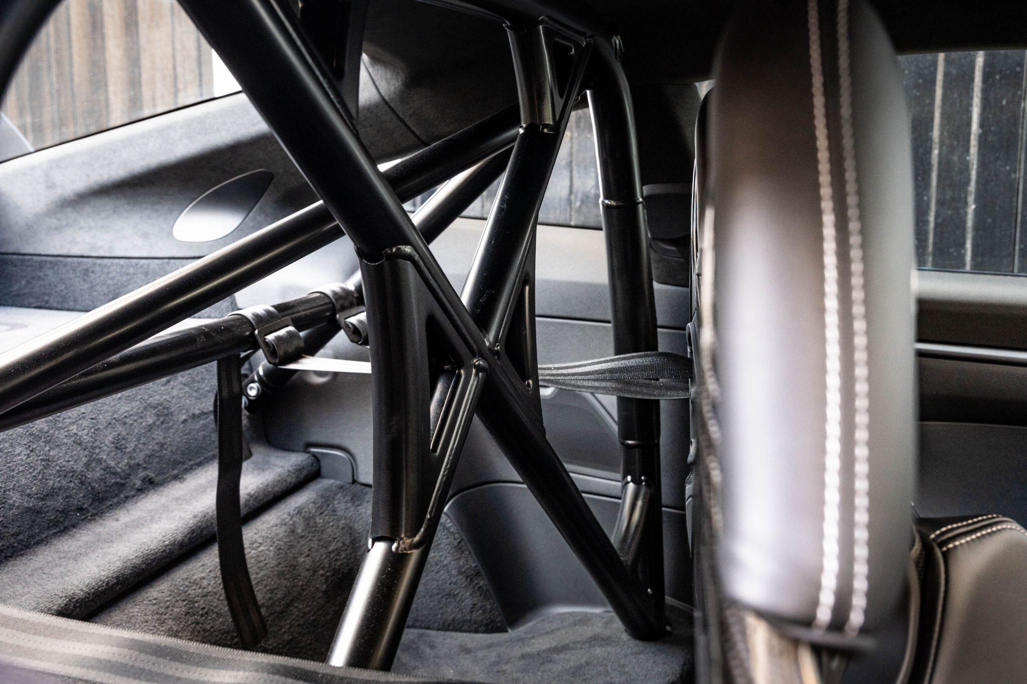 Porsche 911 view 39