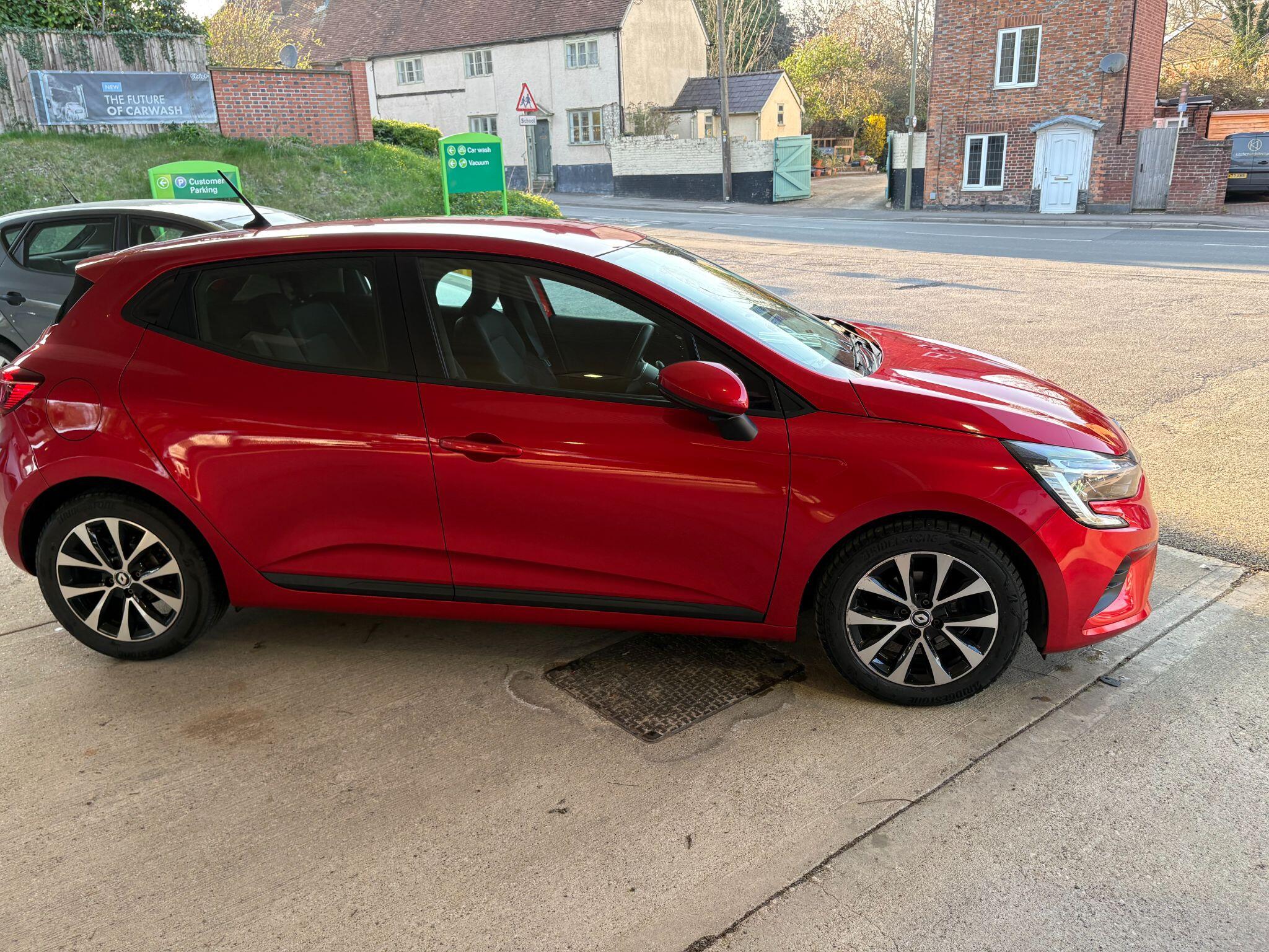 2021 Renault Clio 1.0 TCe Iconic Euro 6 (s/s) 5dr • 17,950 miles image 6