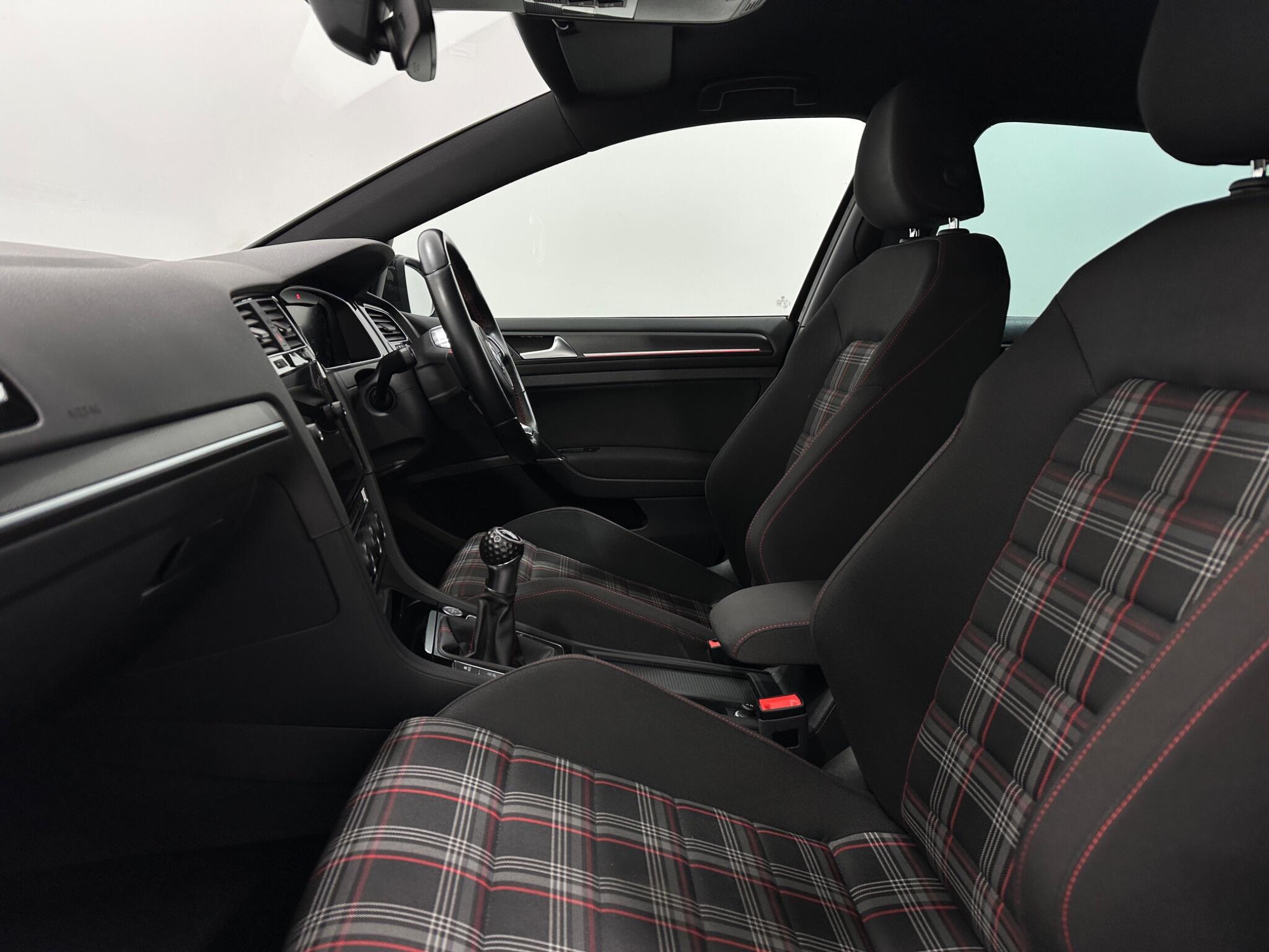 Volkswagen Golf view 36
