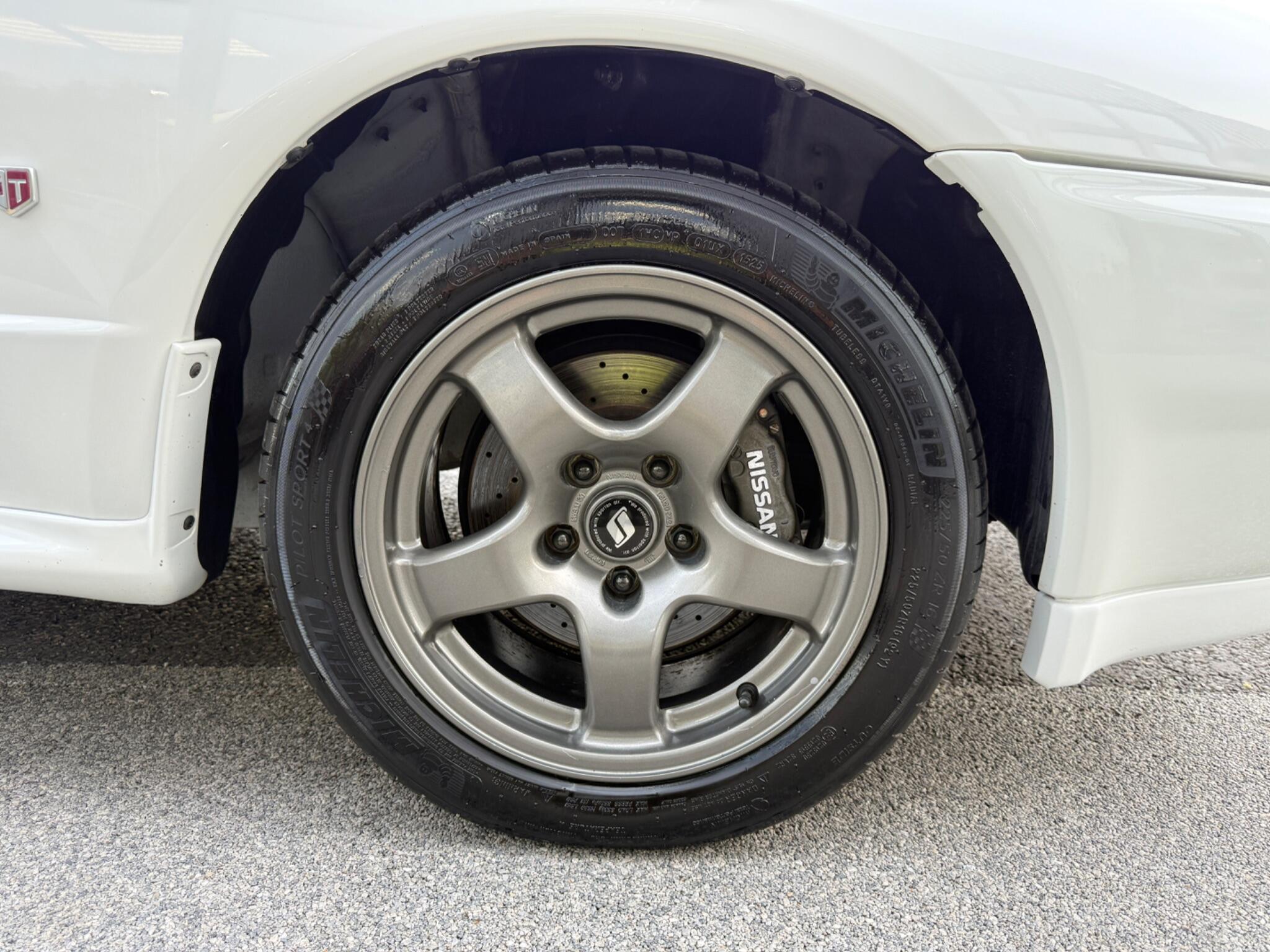 Nissan Skyline view 60