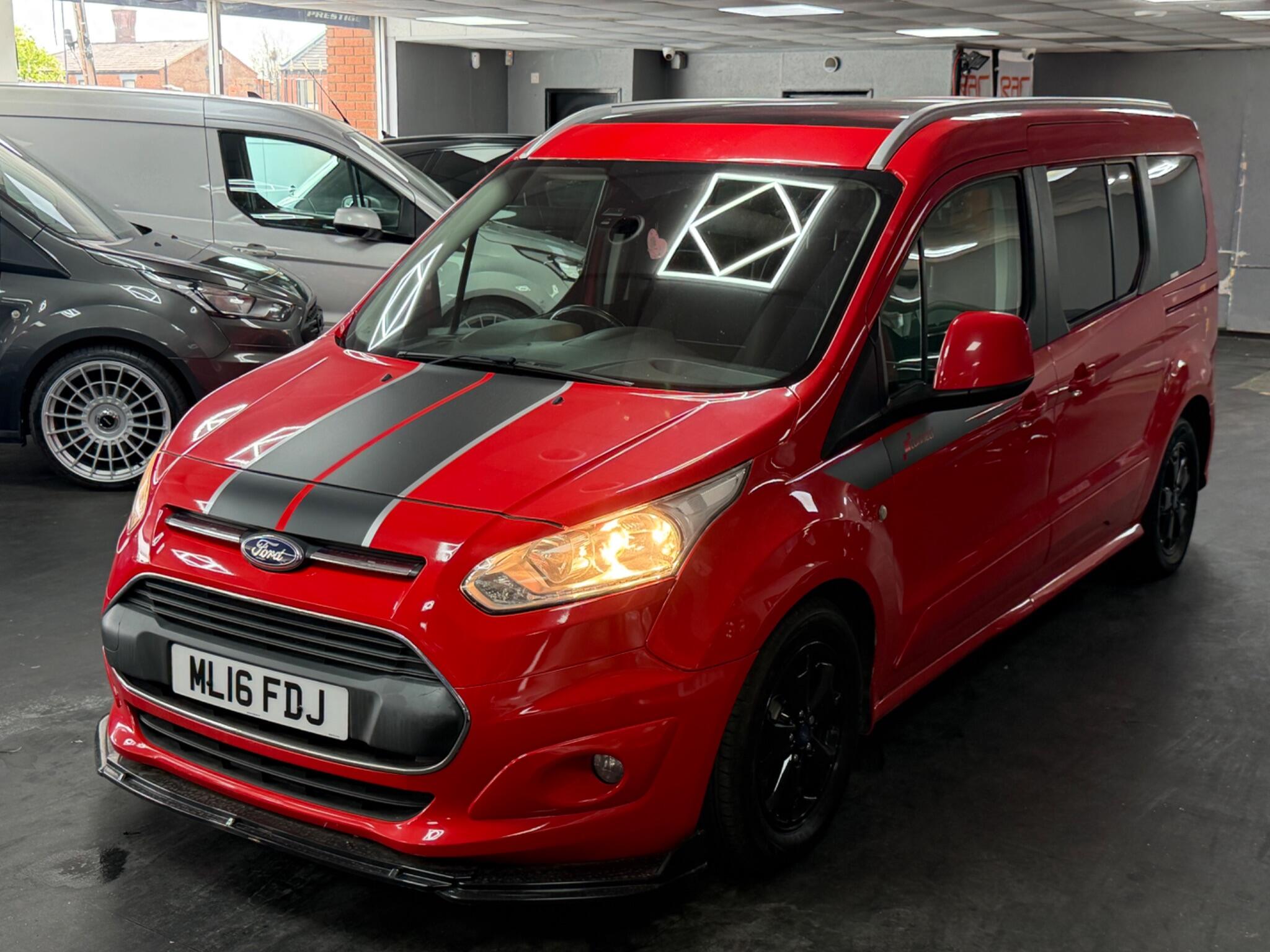 Ford Grand Tourneo Connect view 3