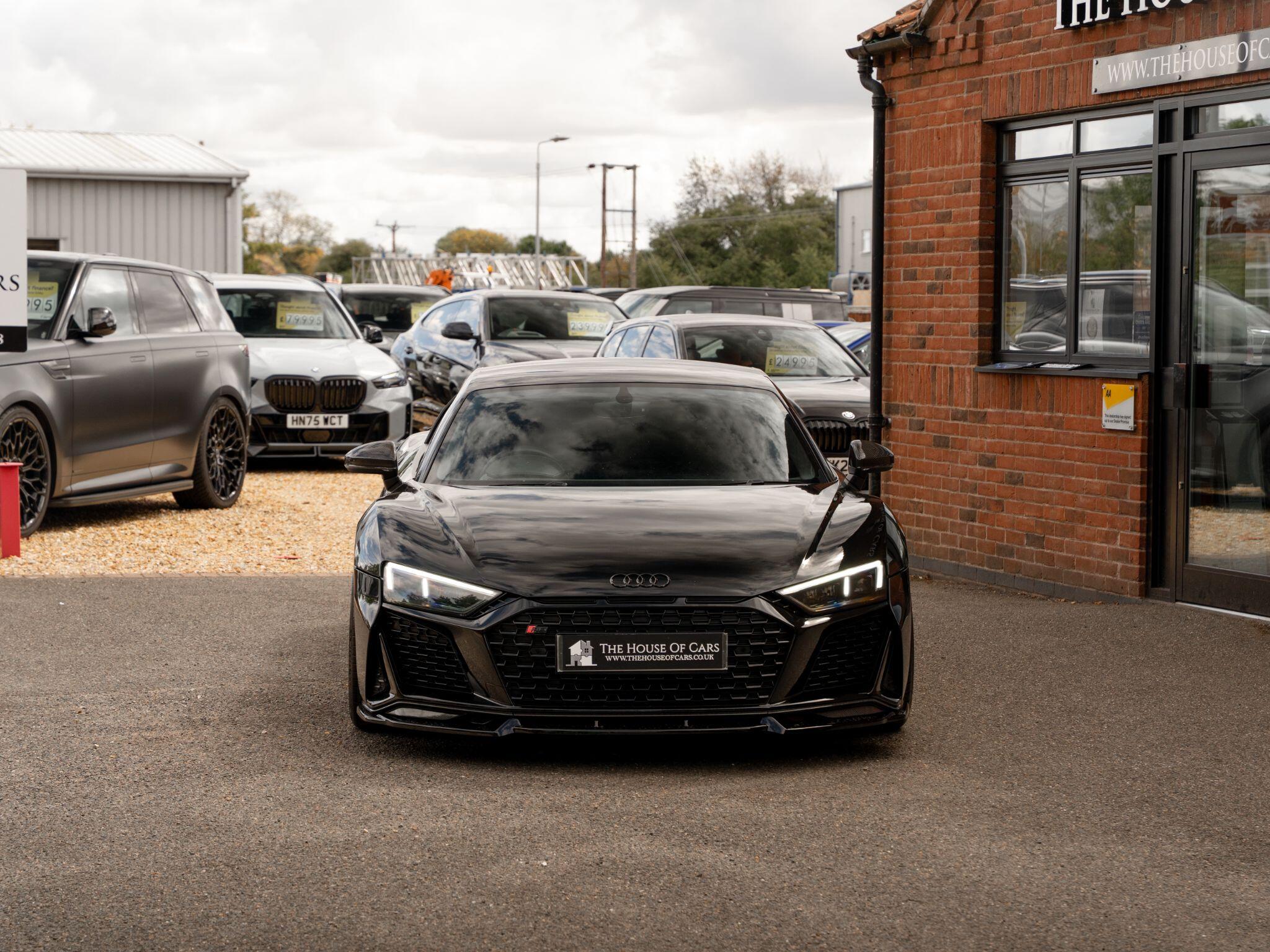 Audi R8 view 8