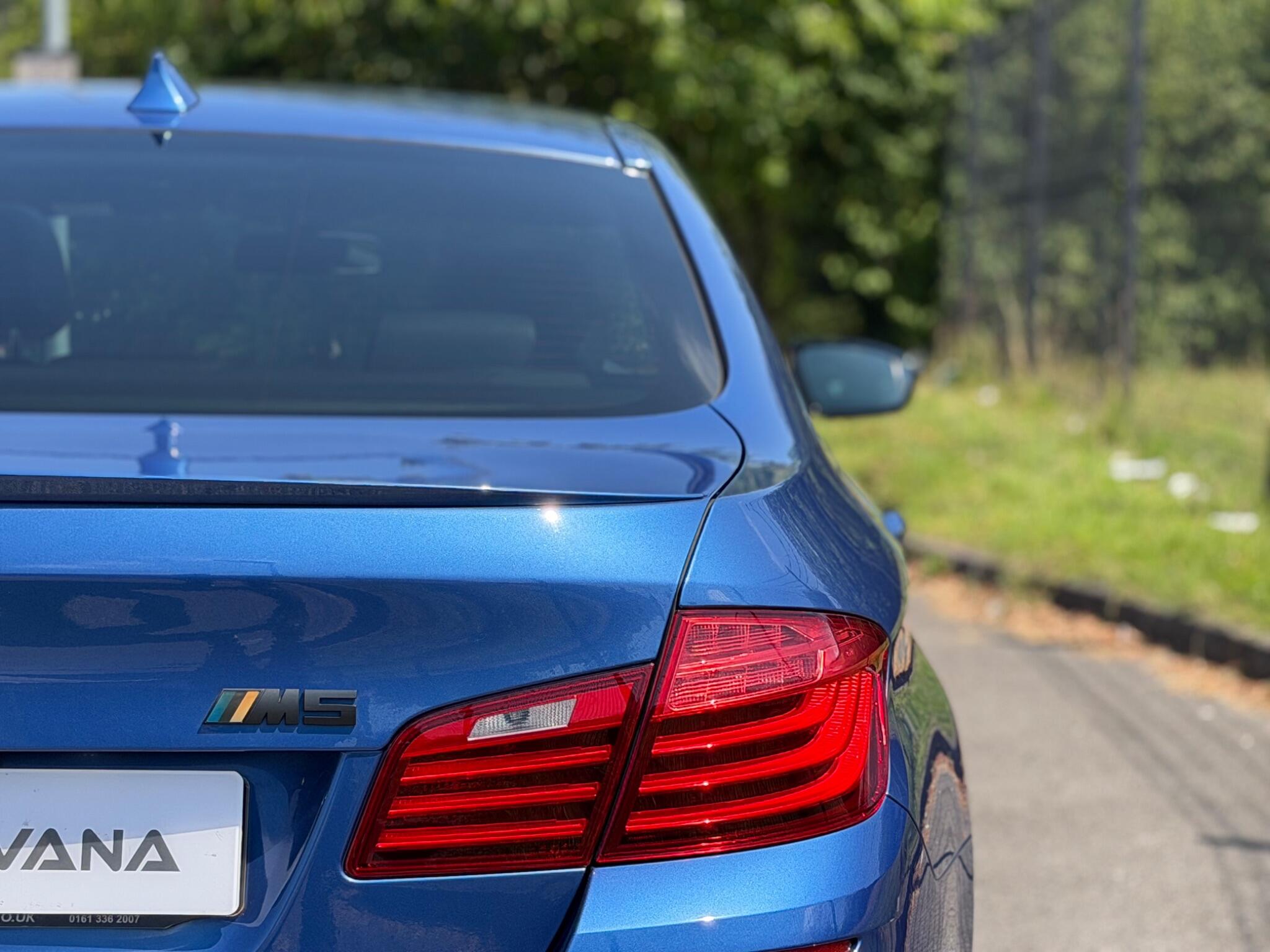 BMW M5 view 12