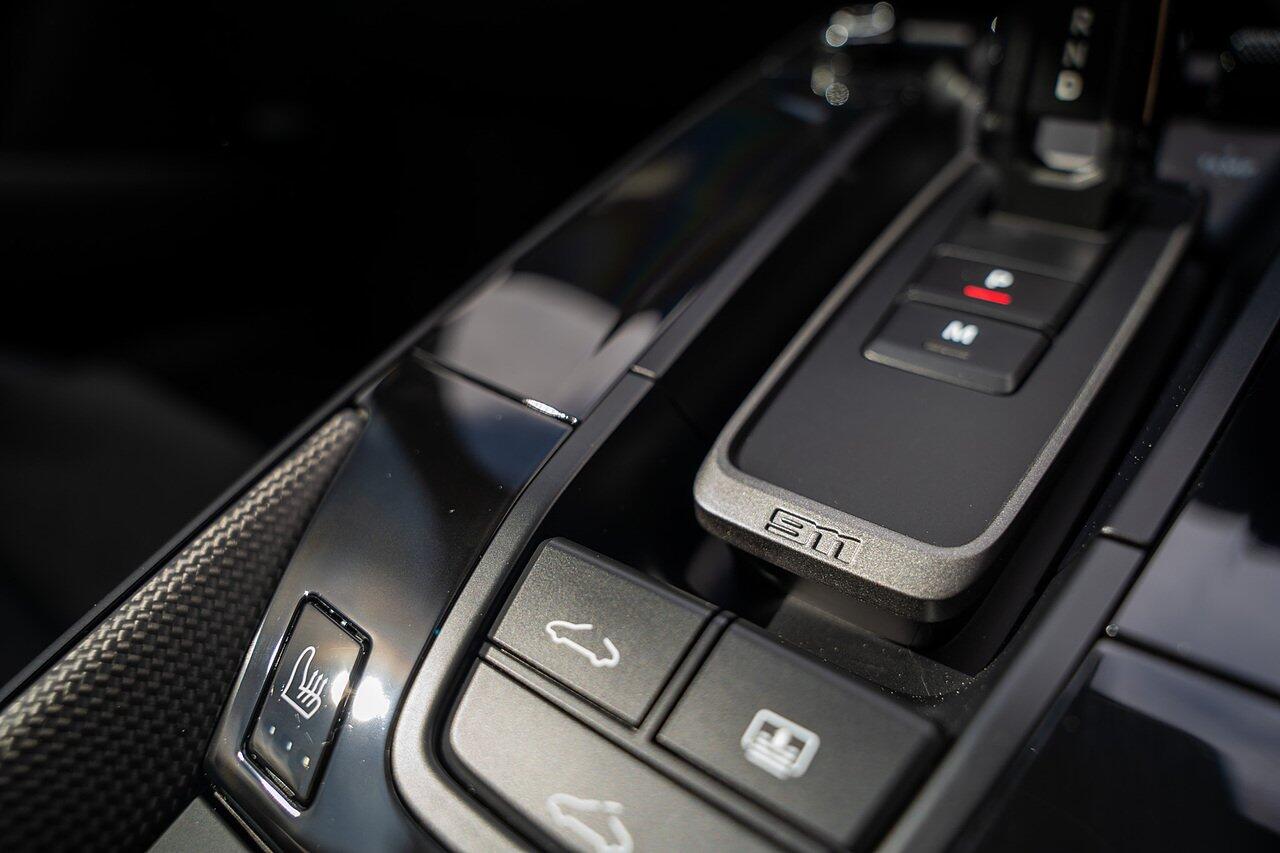 Porsche 911 view 63