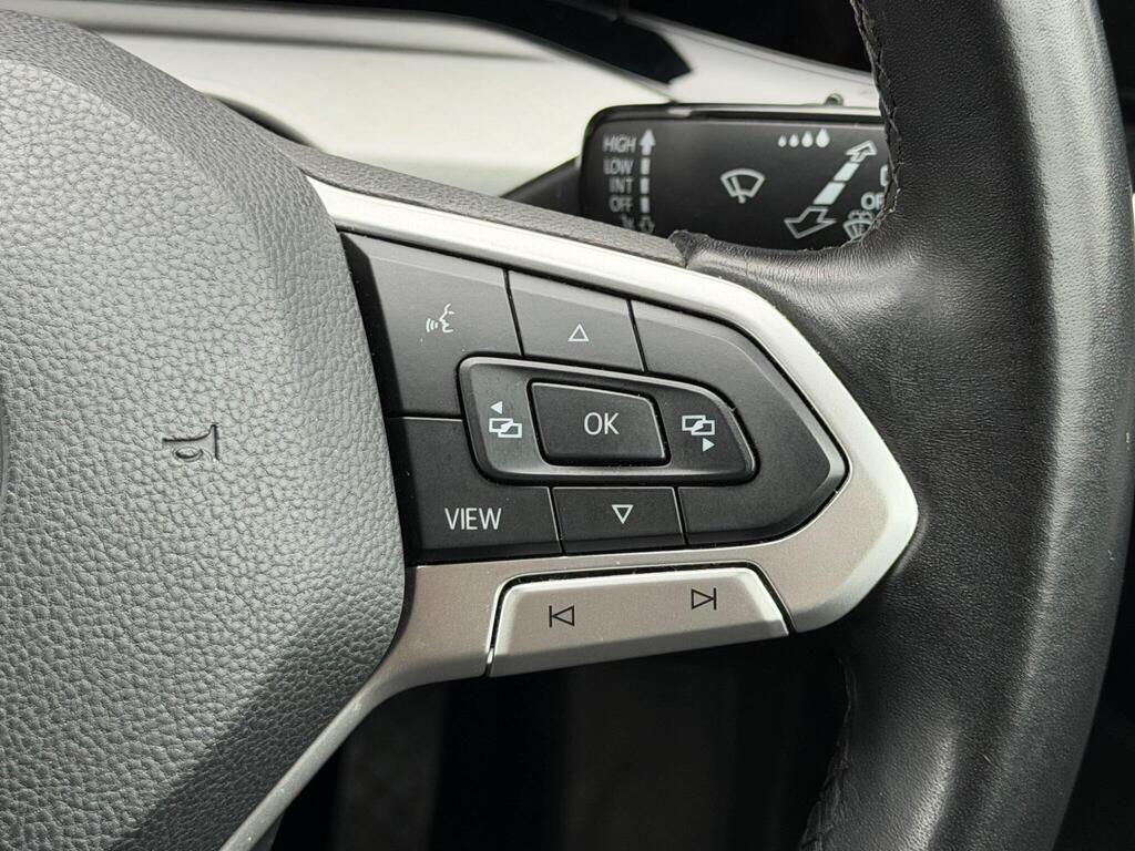 Volkswagen Golf view 25