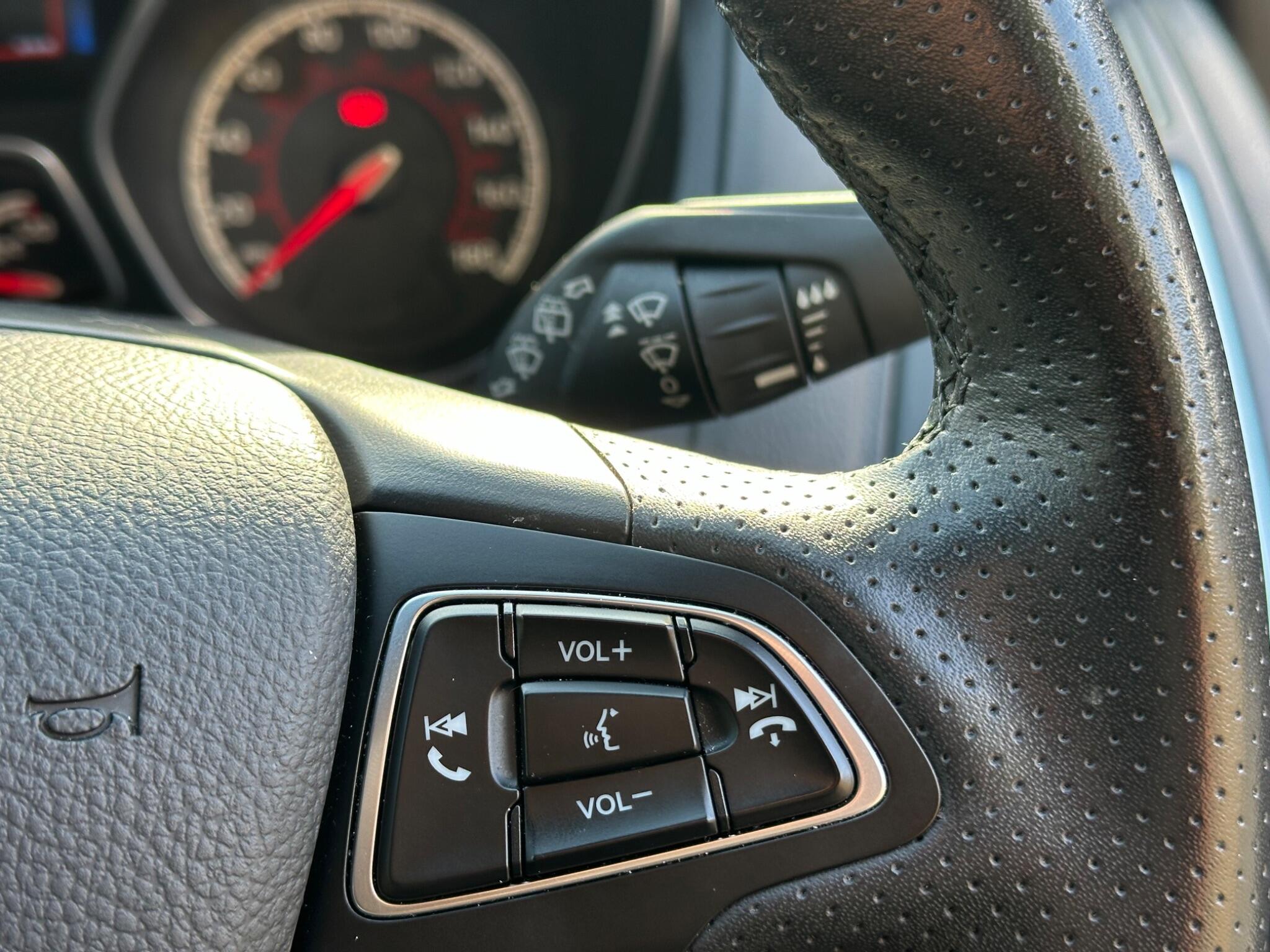 Ford Focus view 18