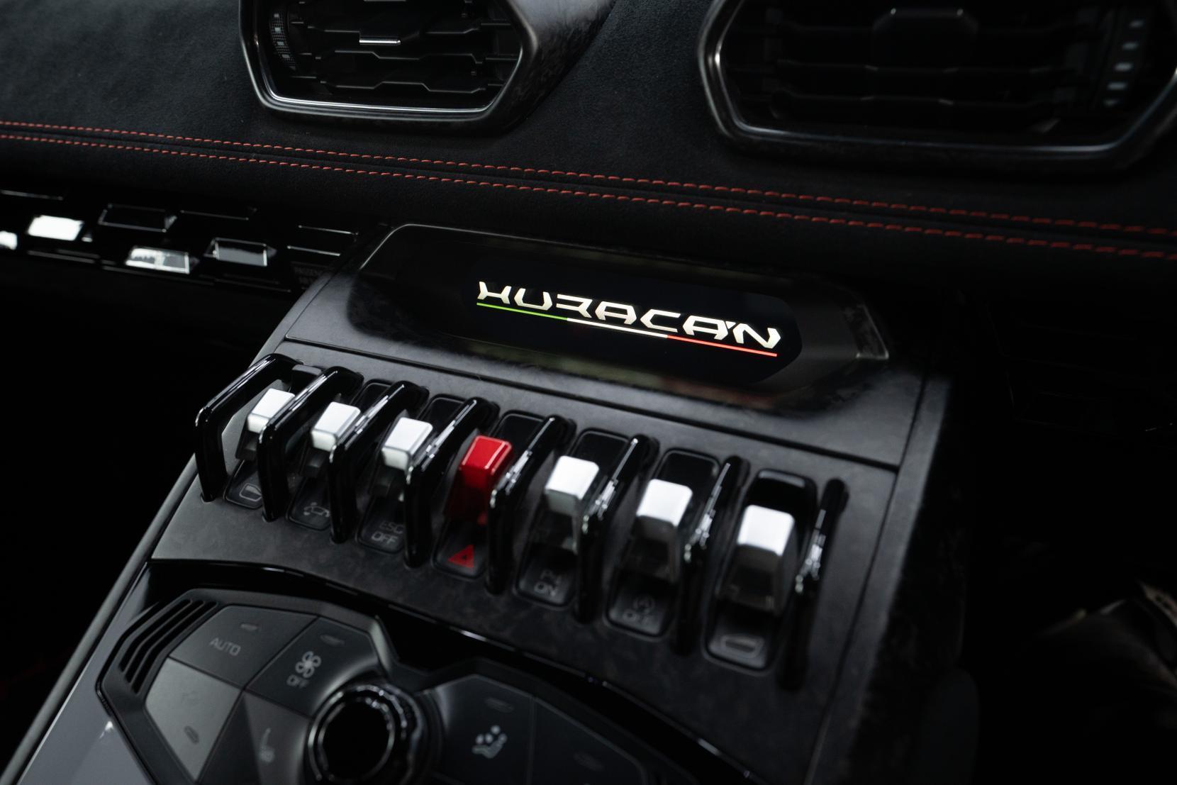 Lamborghini Huracan view 44