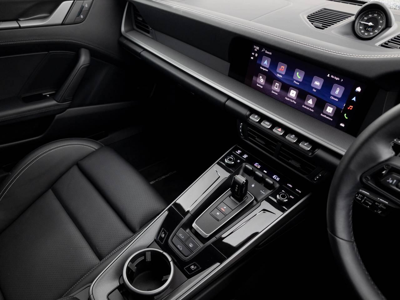 Porsche 911 view 70
