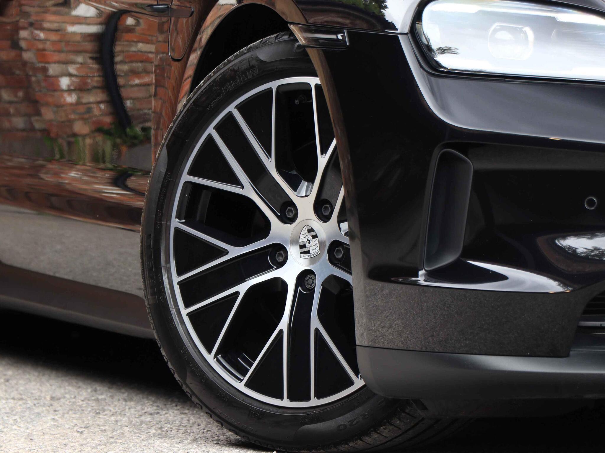Porsche Taycan view 11