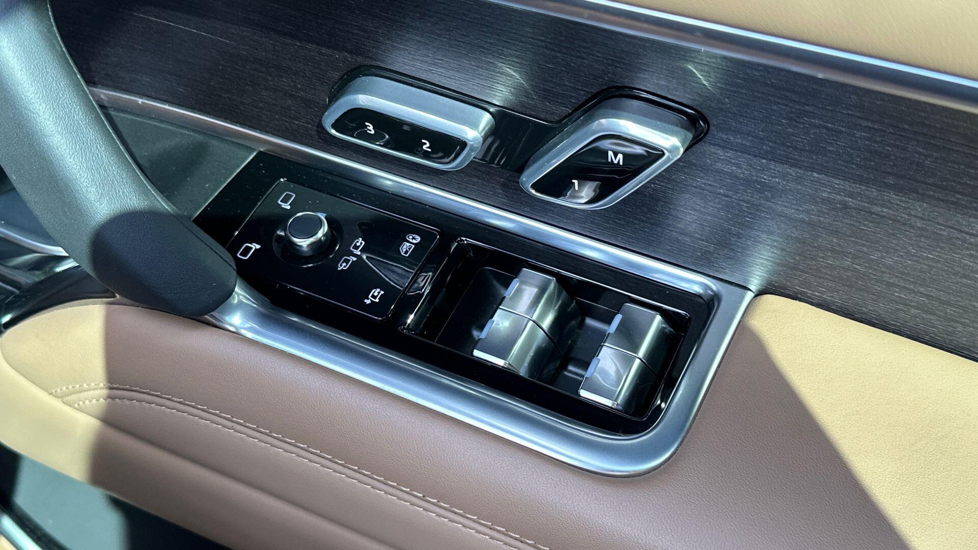 Land Rover Range Rover view 25
