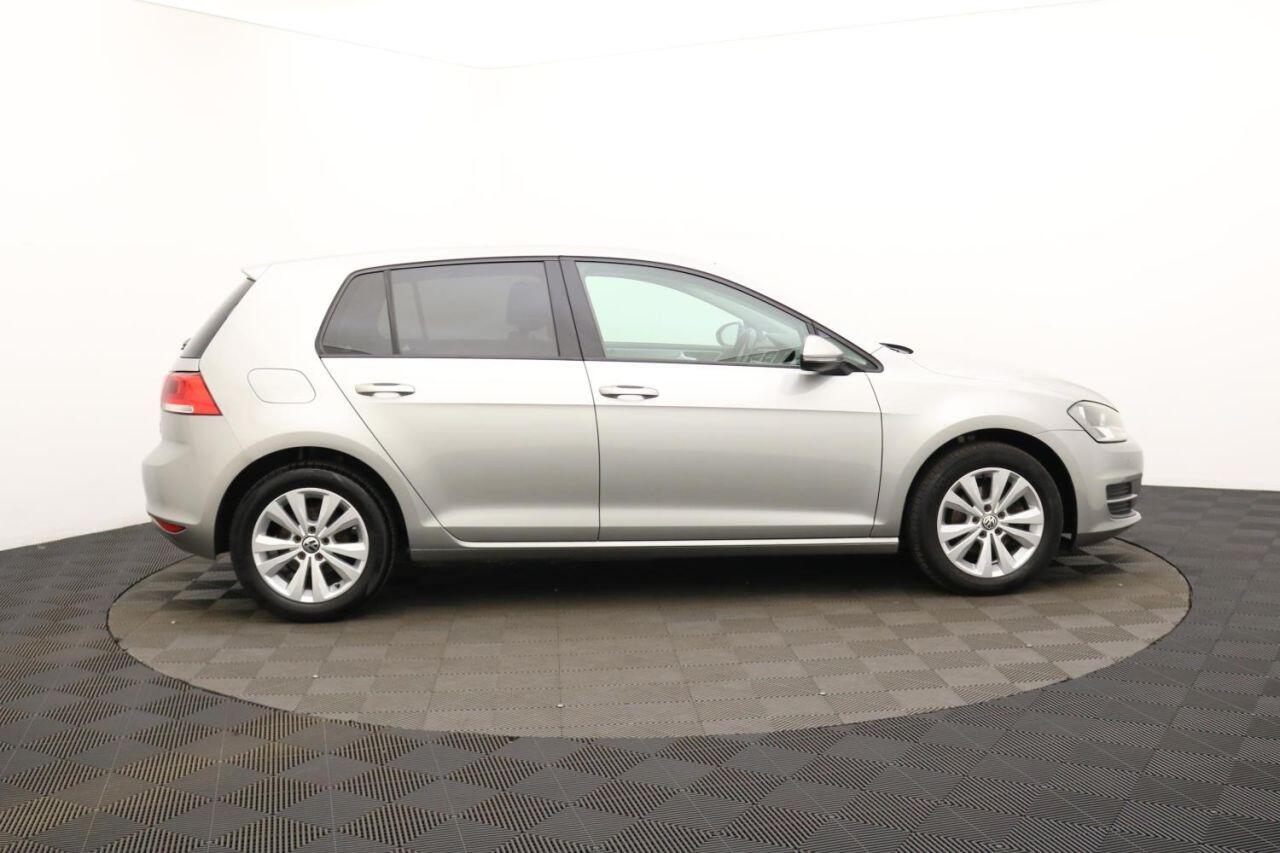 Volkswagen Golf view 2