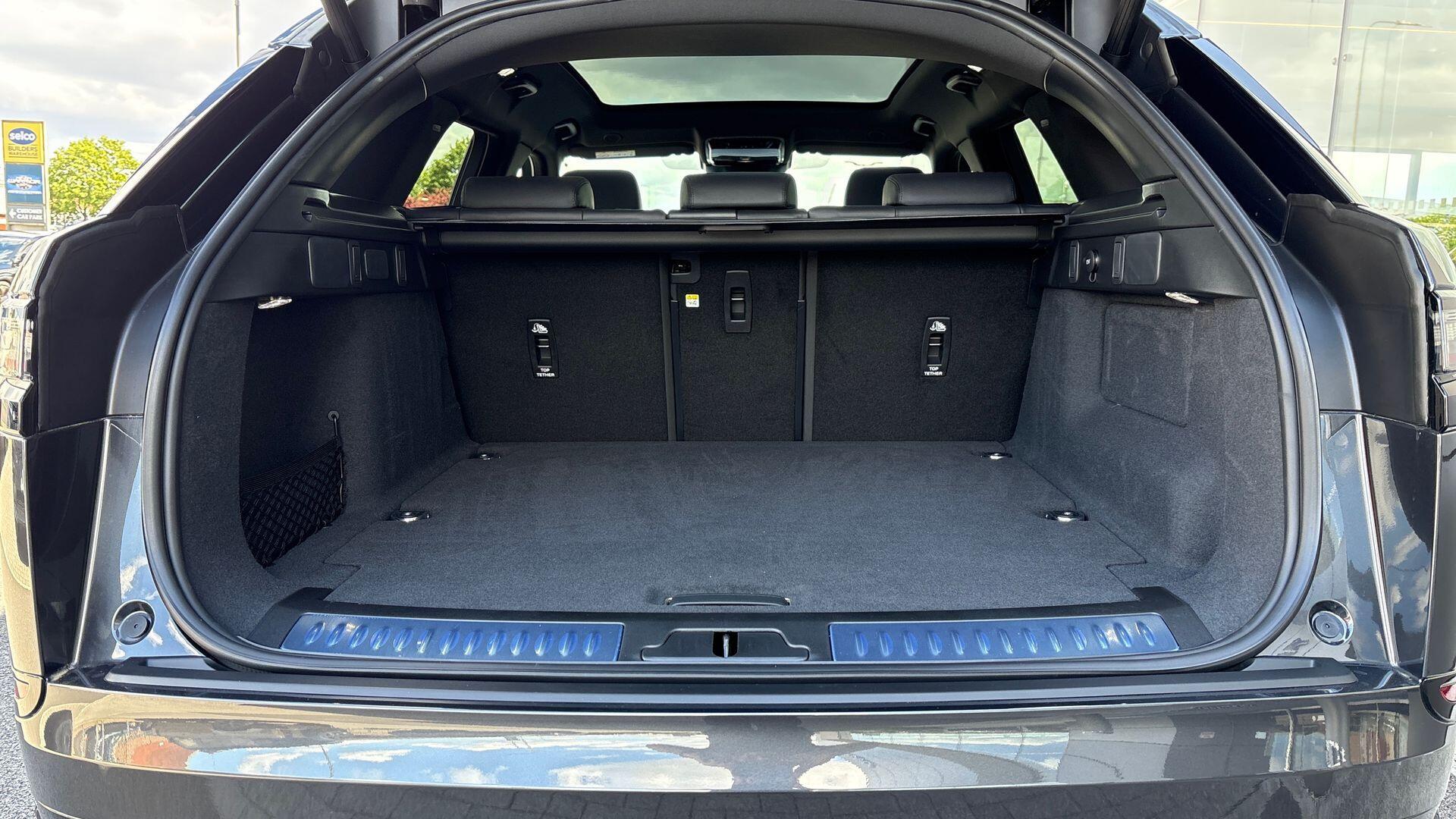 Land Rover Range Rover Velar view 10
