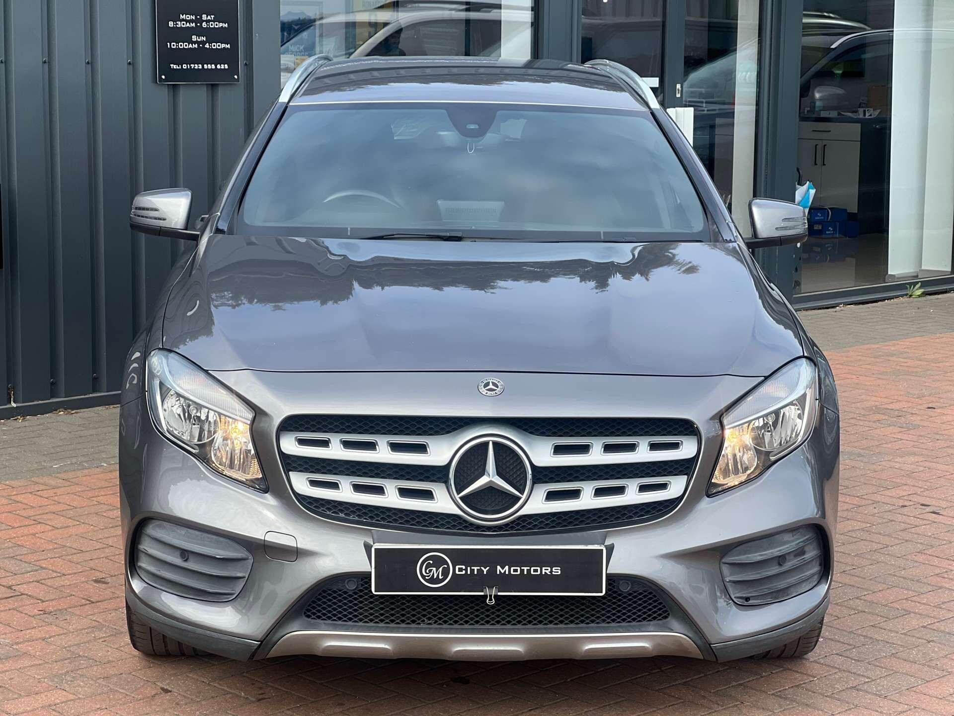 Mercedes-Benz GLA view 4